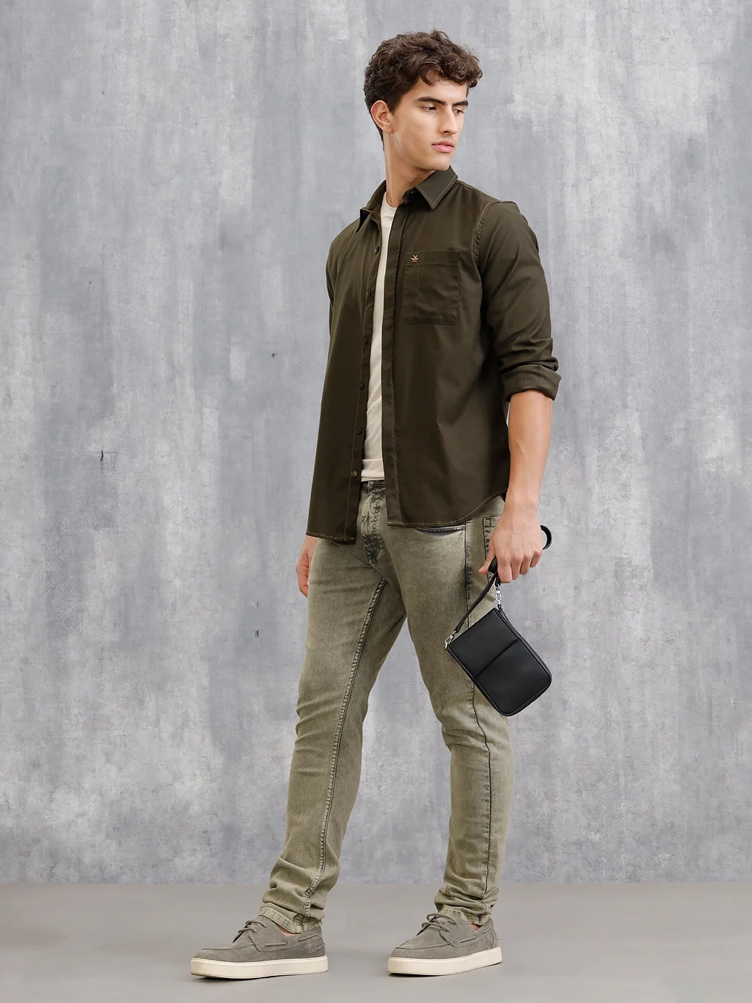 100% Cotton Enzyme Washed Regular Fit Shirt Wiht Contrast Stitch Line I Olive - Image 2