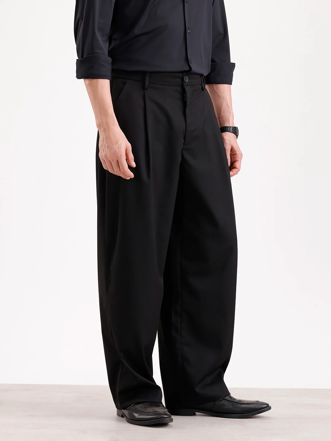 Baggy Fit Pleated Trouser  | Black - Image 5