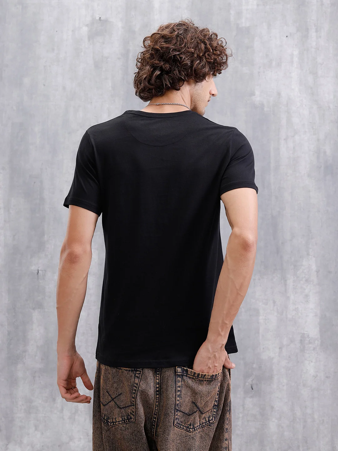 Bandana Logo Printed Slim Fit T-Shirt | Black - Image 4