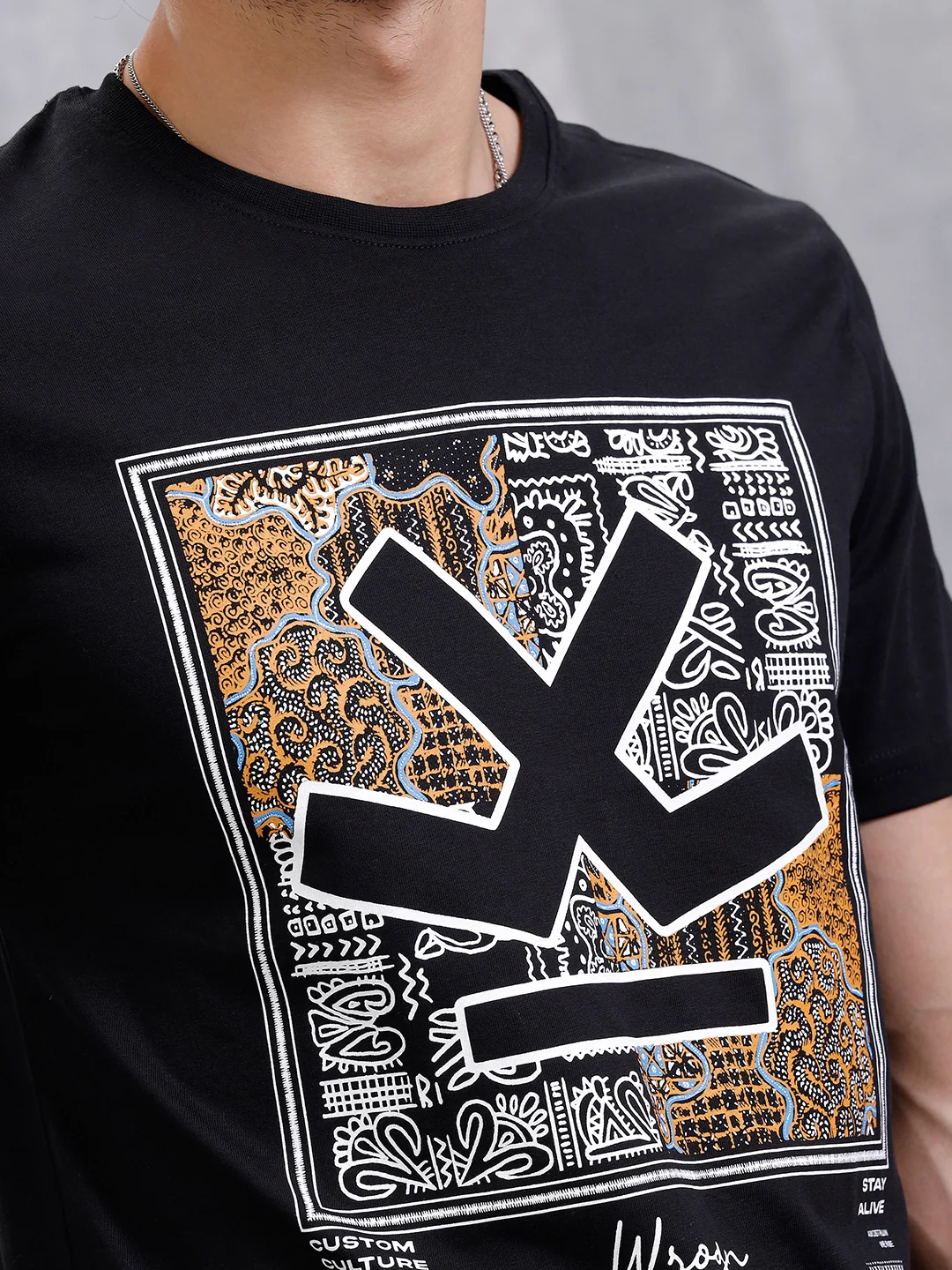 Bandana Logo Printed Slim Fit T-Shirt | Black - Image 6