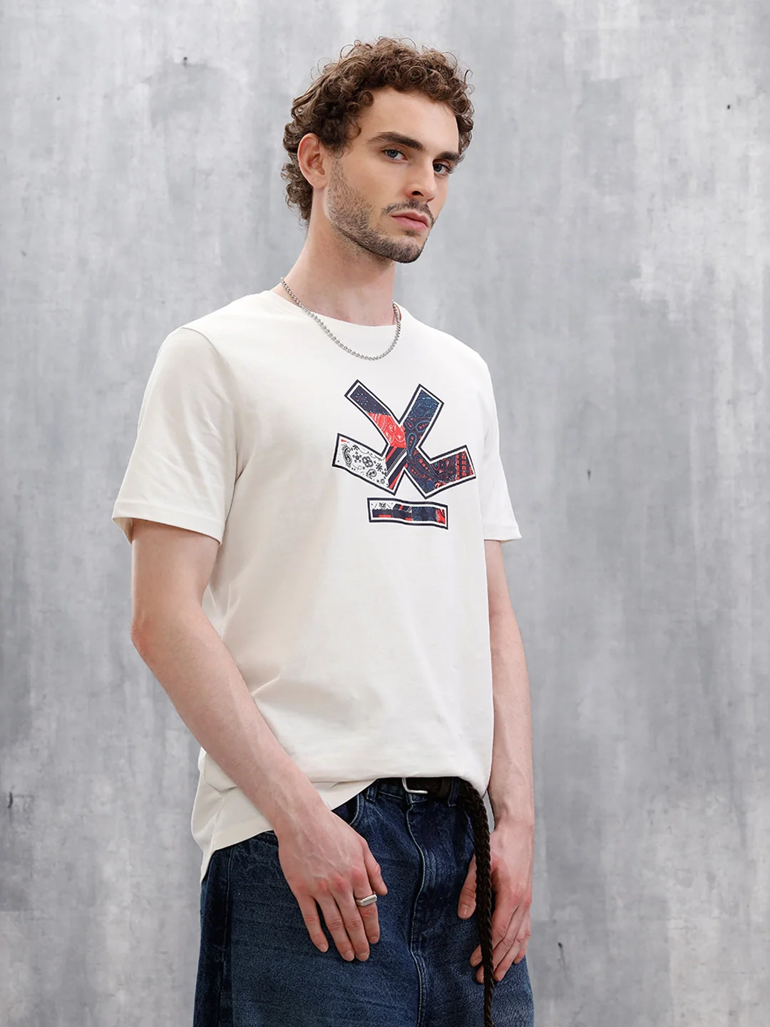Bandana Logo Printed Slim Fit T-Shirt | White - Image 4