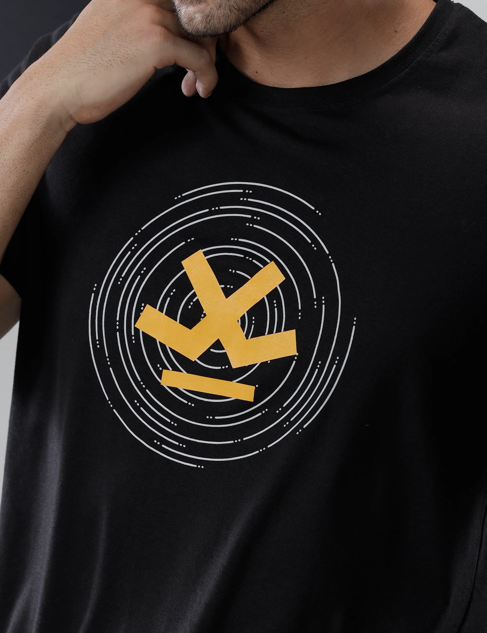 Basic Black Circles Graphic T-Shirt - Image 2