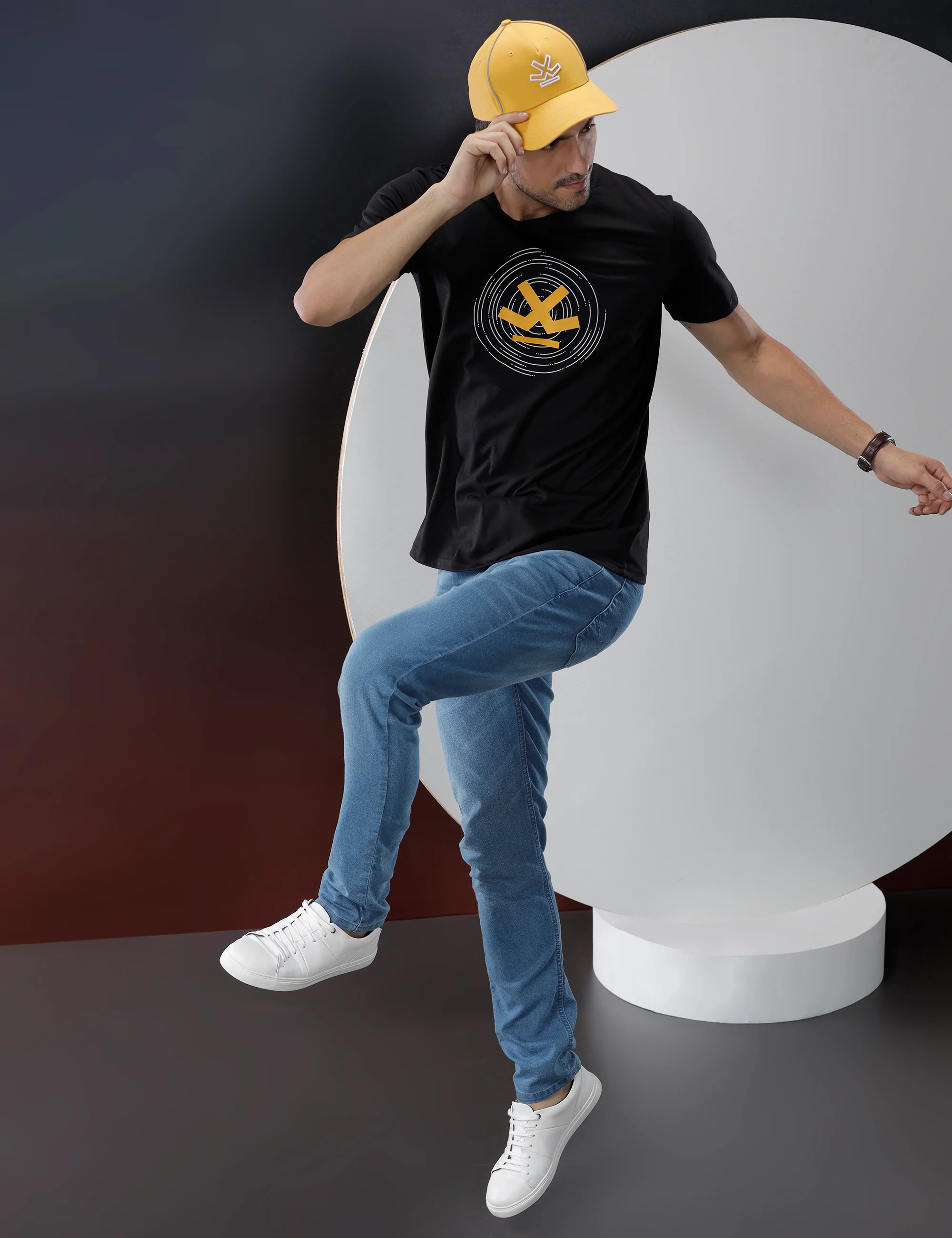 Basic Black Circles Graphic T-Shirt - Image 4