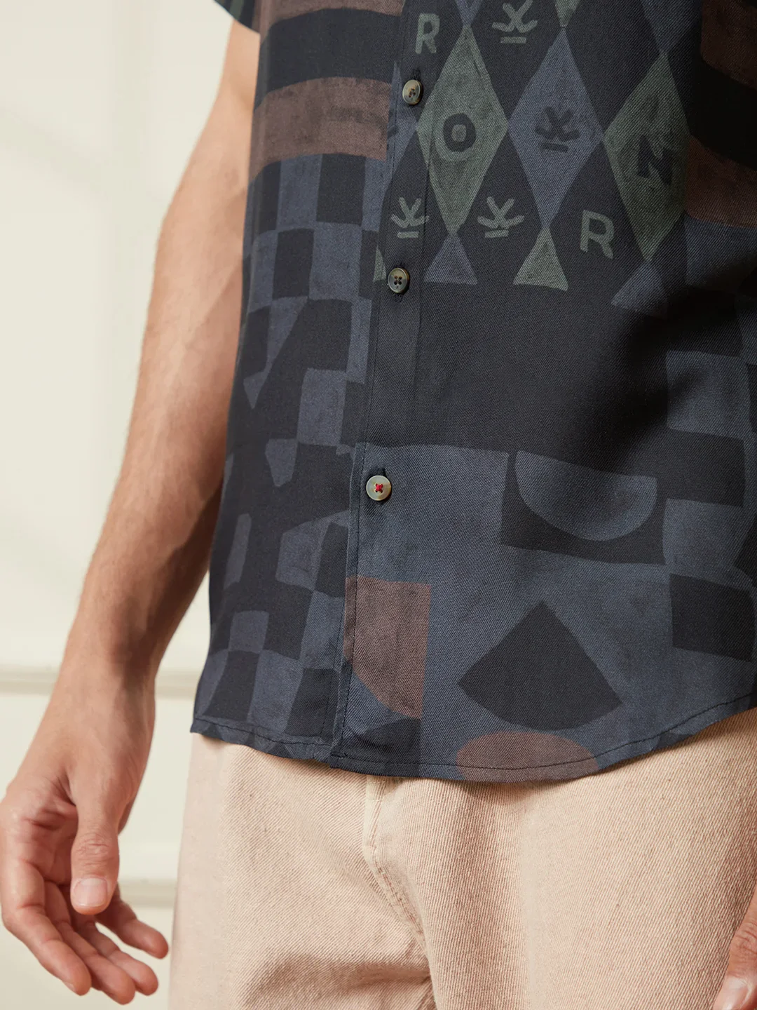 AOP Flowy Light Weight Viscose Shirt | Black - Image 3