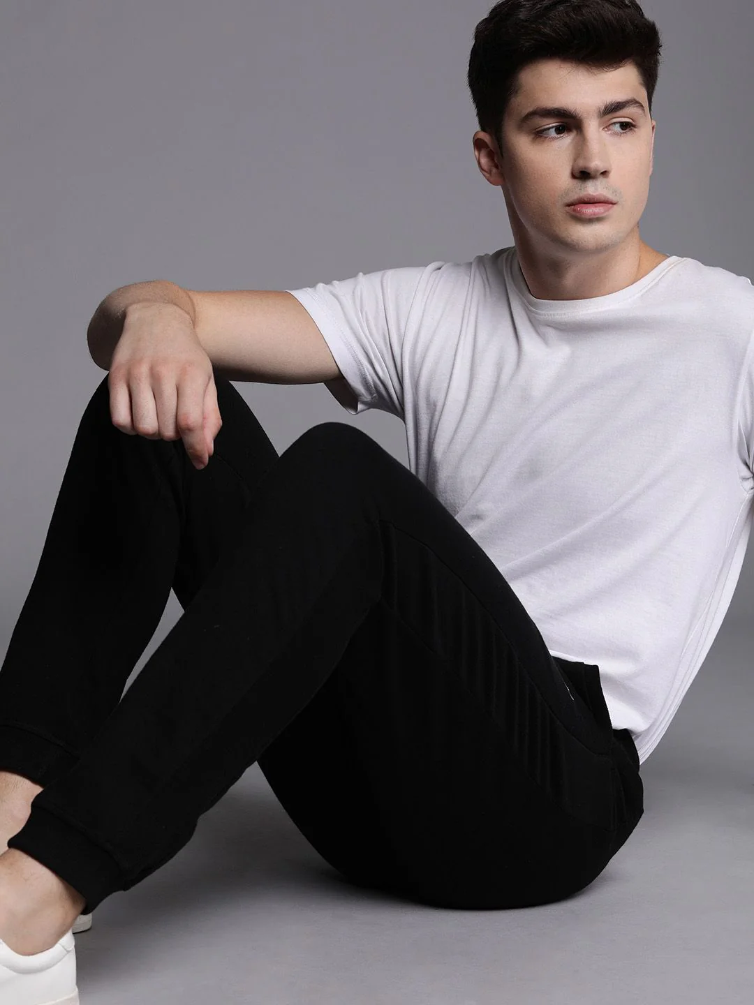 Black Solid Comfort Jogger - Image 4