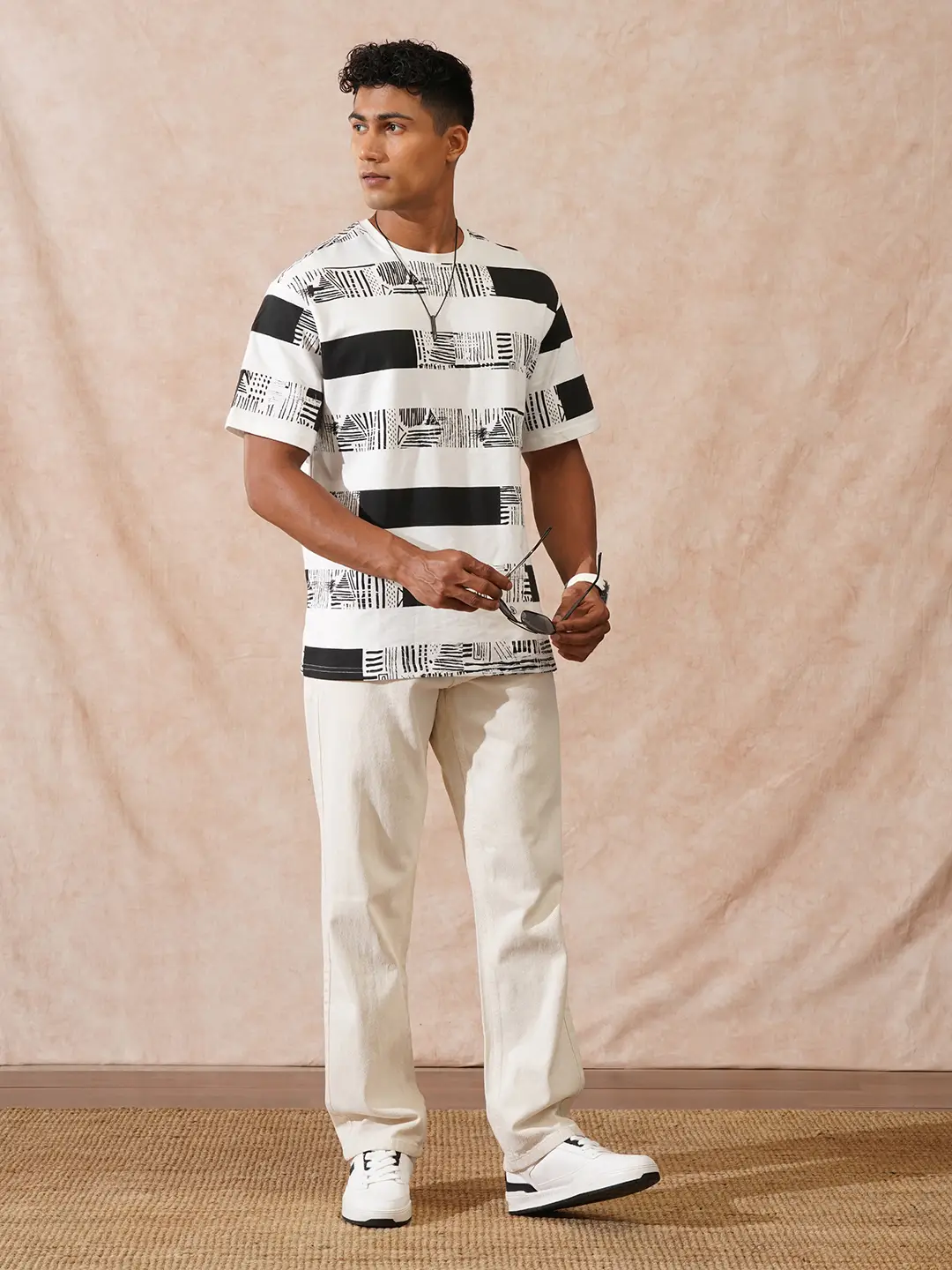 Casual Anti Fit Jeans | Off White - Image 2