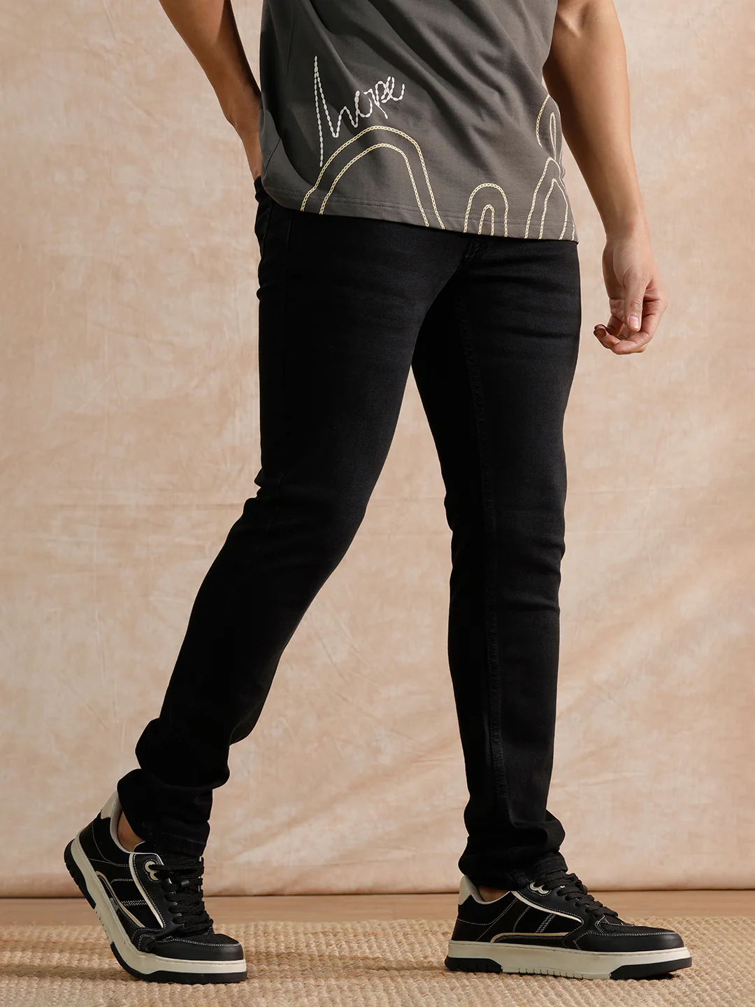Casual Light Fade Slim Fit Jeans | Black - Image 4
