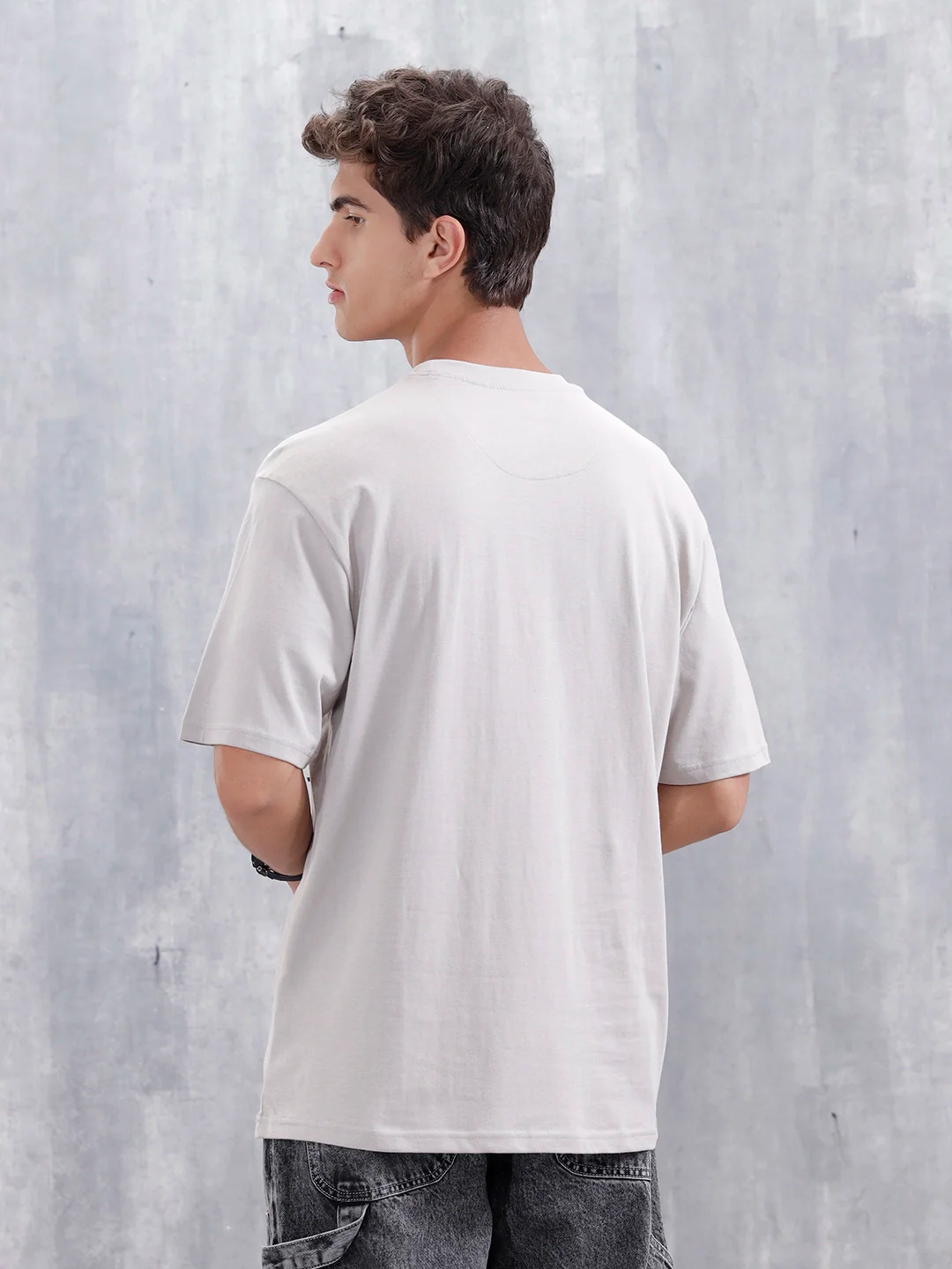 Casual Men Oversized Fit Tee With Cord Detailing | Grey - Image 3
