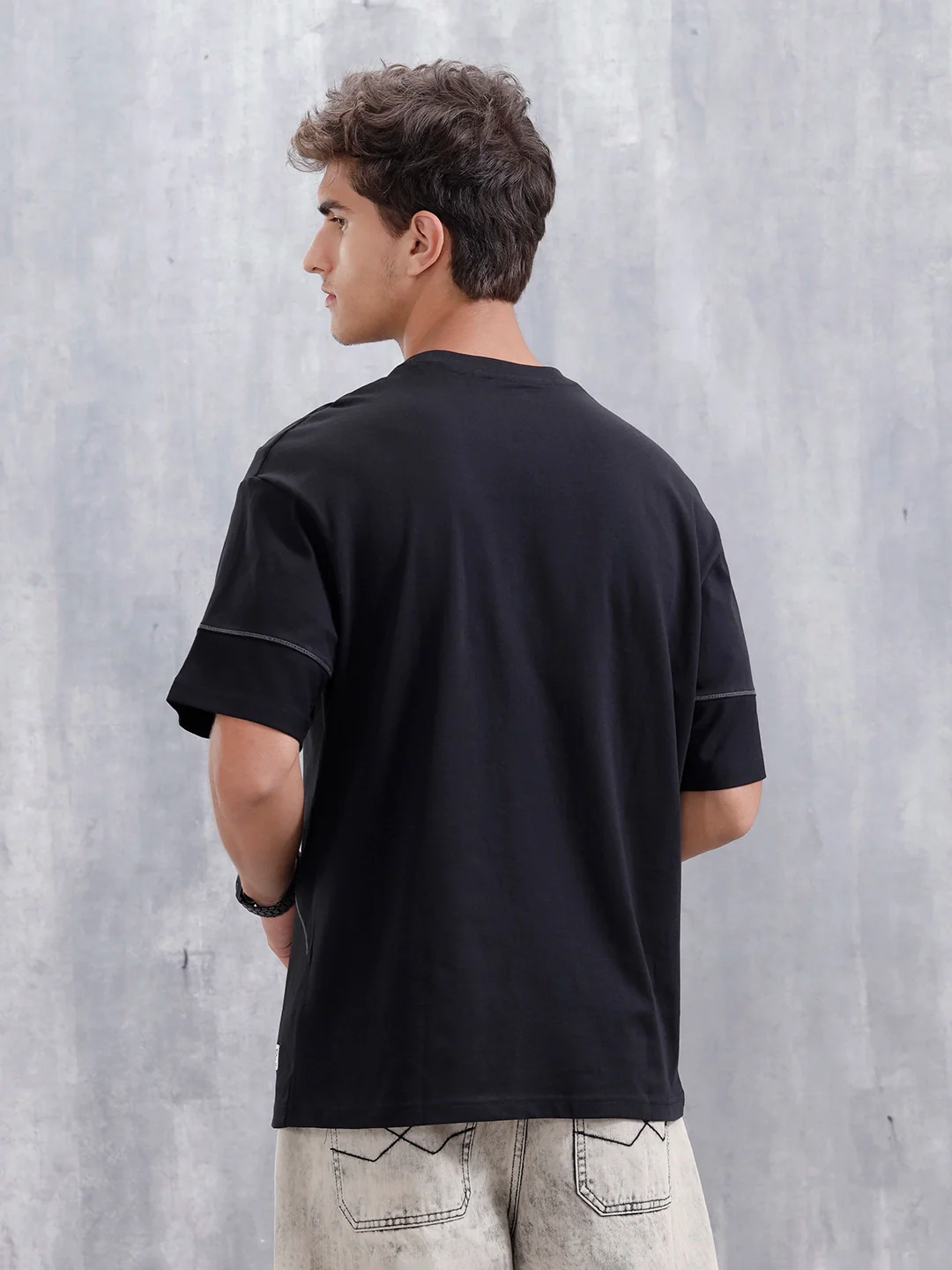 Casual Men Oversized Fit Tee With Flat Lock Detail | Black - Image 3