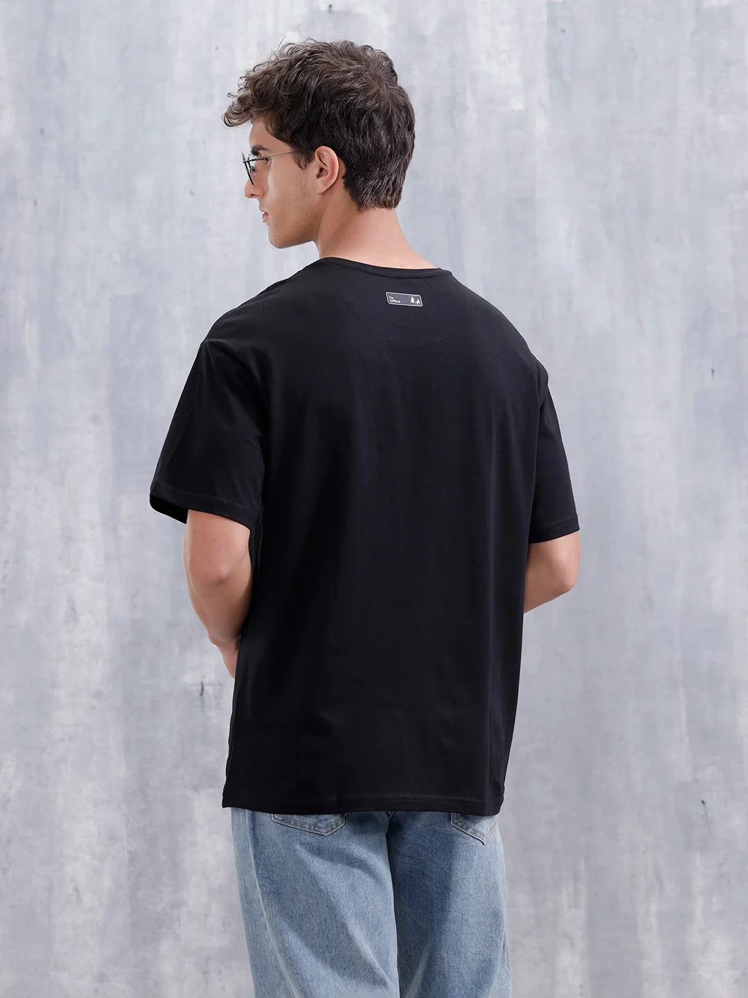 Casual Men Oversized Fit Tee With Graphic | Black - Image 3