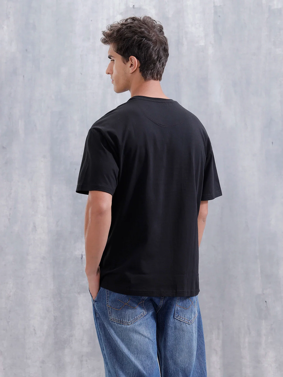 Casual Men Oversized Fit Tee With Graphic | Black - Image 3