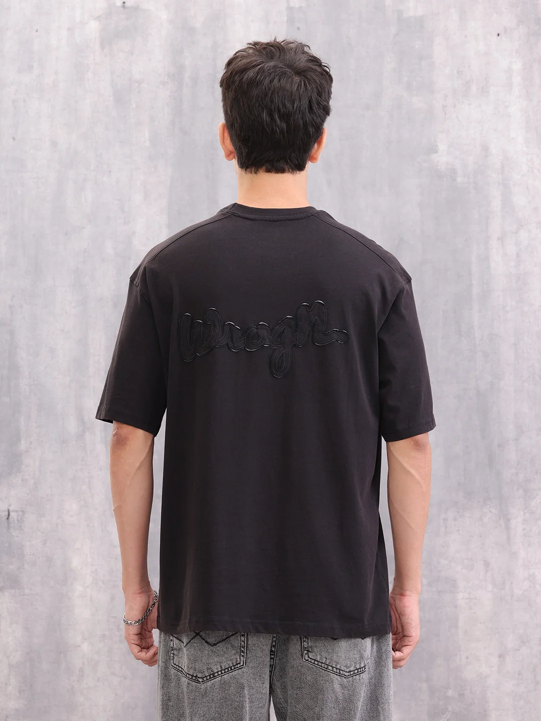 Casual Oversized Fit T-shirt With Tonal Embroidery At Back | Black - Image 3
