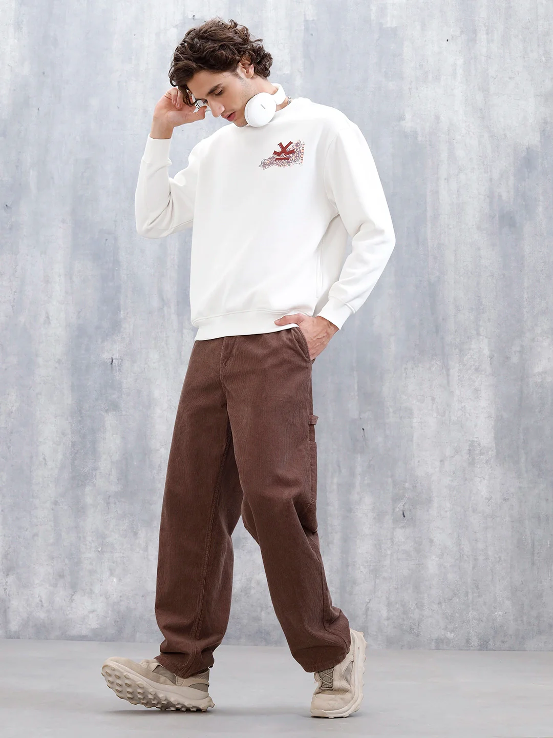 Casual Oversized Sweatshirt With Graphic  | Off White - Image 2