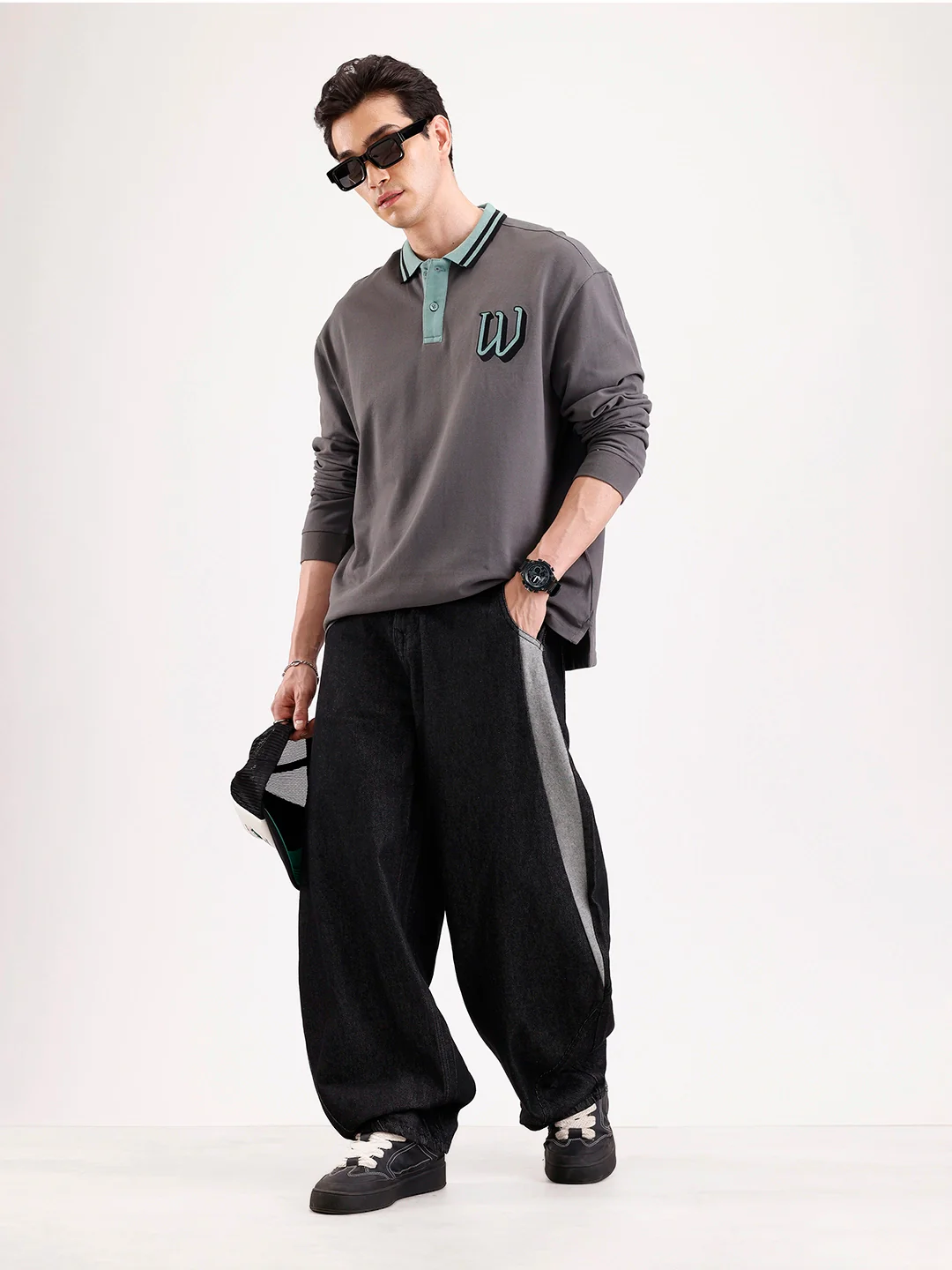 Classic Baloon Fit Jeans   |  Black - Image 2
