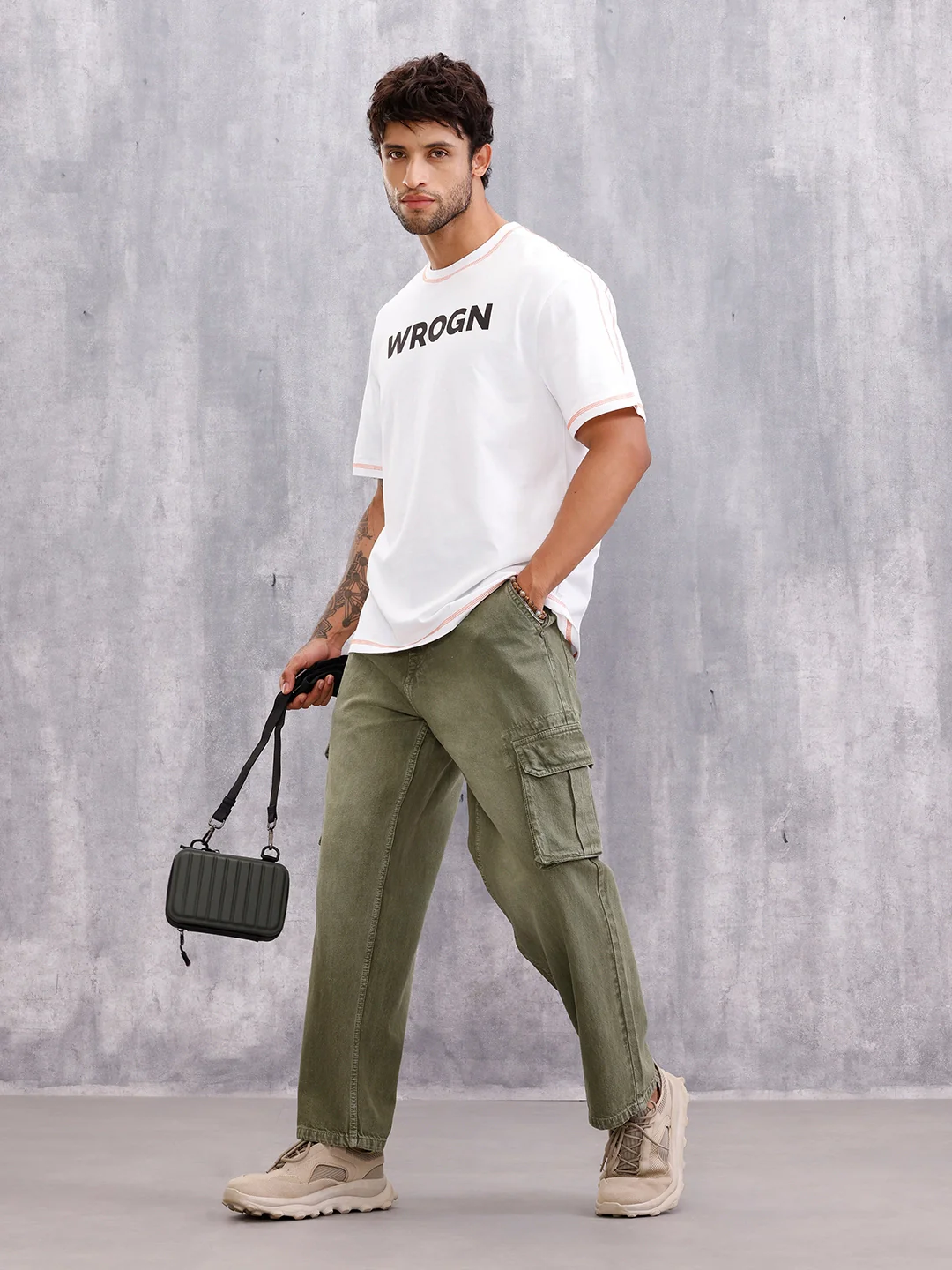 Contrast Flat Lock Detail Oversized Fit T-shirt With Print | White - Image 2