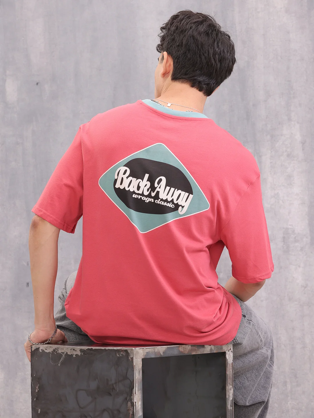 Contrast Neck Retro Graphic Printed Oversized Fit Tshirt | Red - Image 3