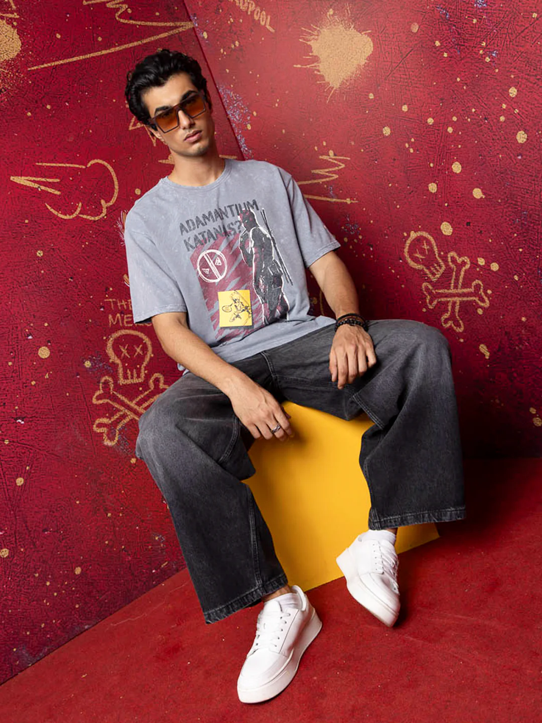 Deadpool Katanas Oversized T-Shirt - Image 2