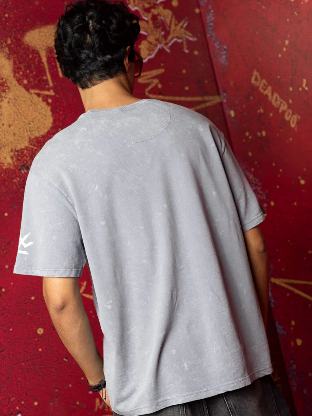 Deadpool Katanas Oversized T-Shirt - Image 3