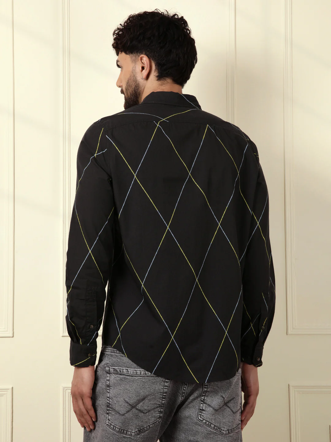 Diagonal Lines Black Shirt - Image 3