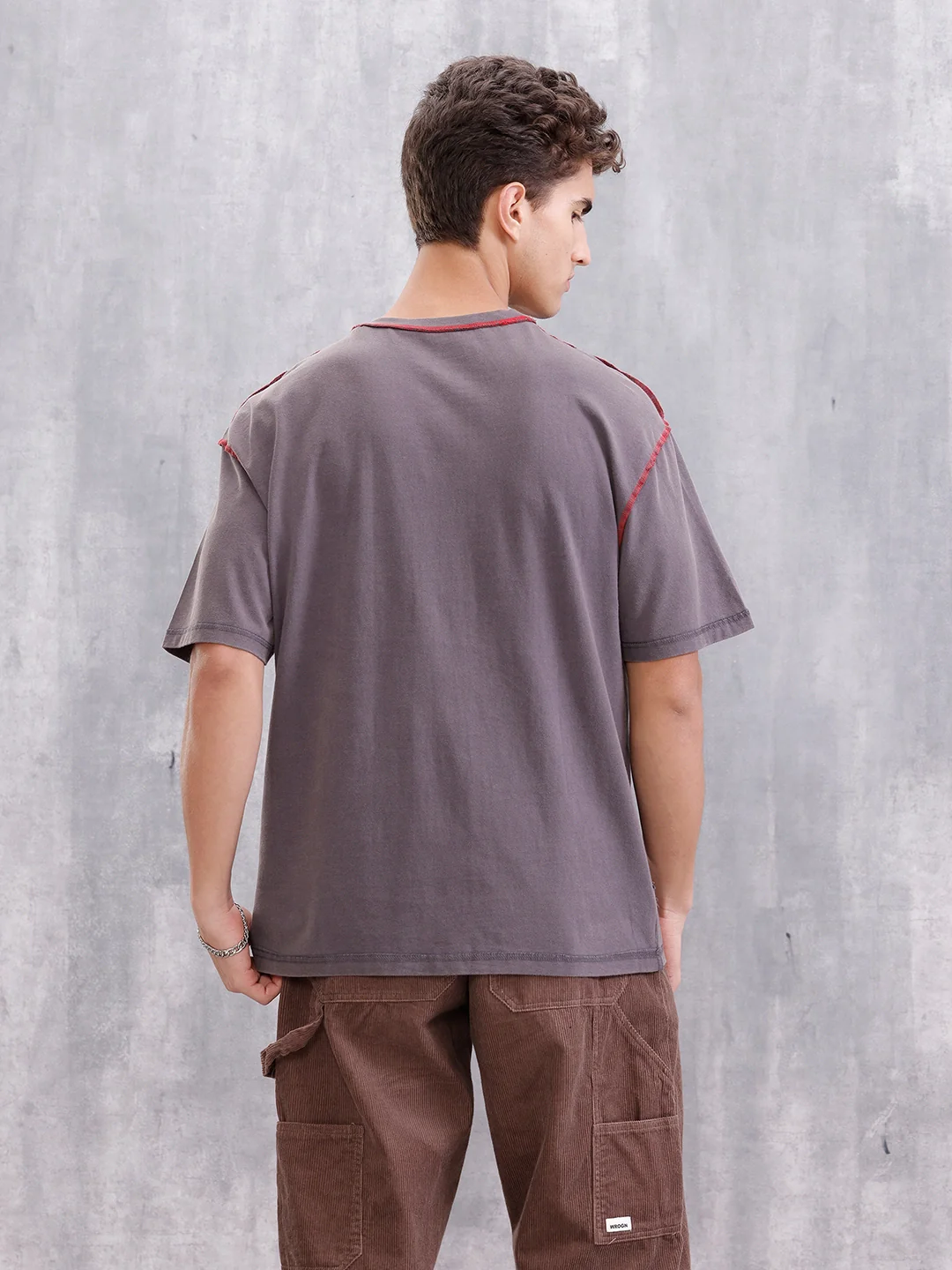 Distressed Grunge Look Oversized Fit T-shirt With Contrast Flat Lock Stitch Detail | Grey - Image 3