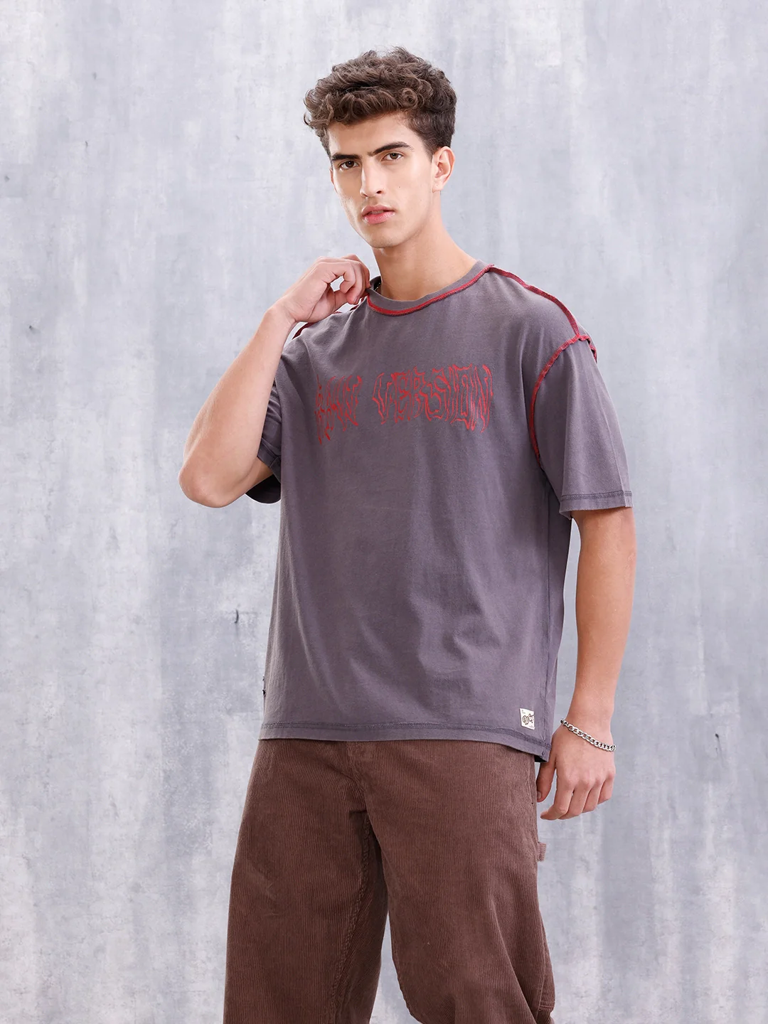 Distressed Grunge Look Oversized Fit T-shirt With Contrast Flat Lock Stitch Detail | Grey - Image 4