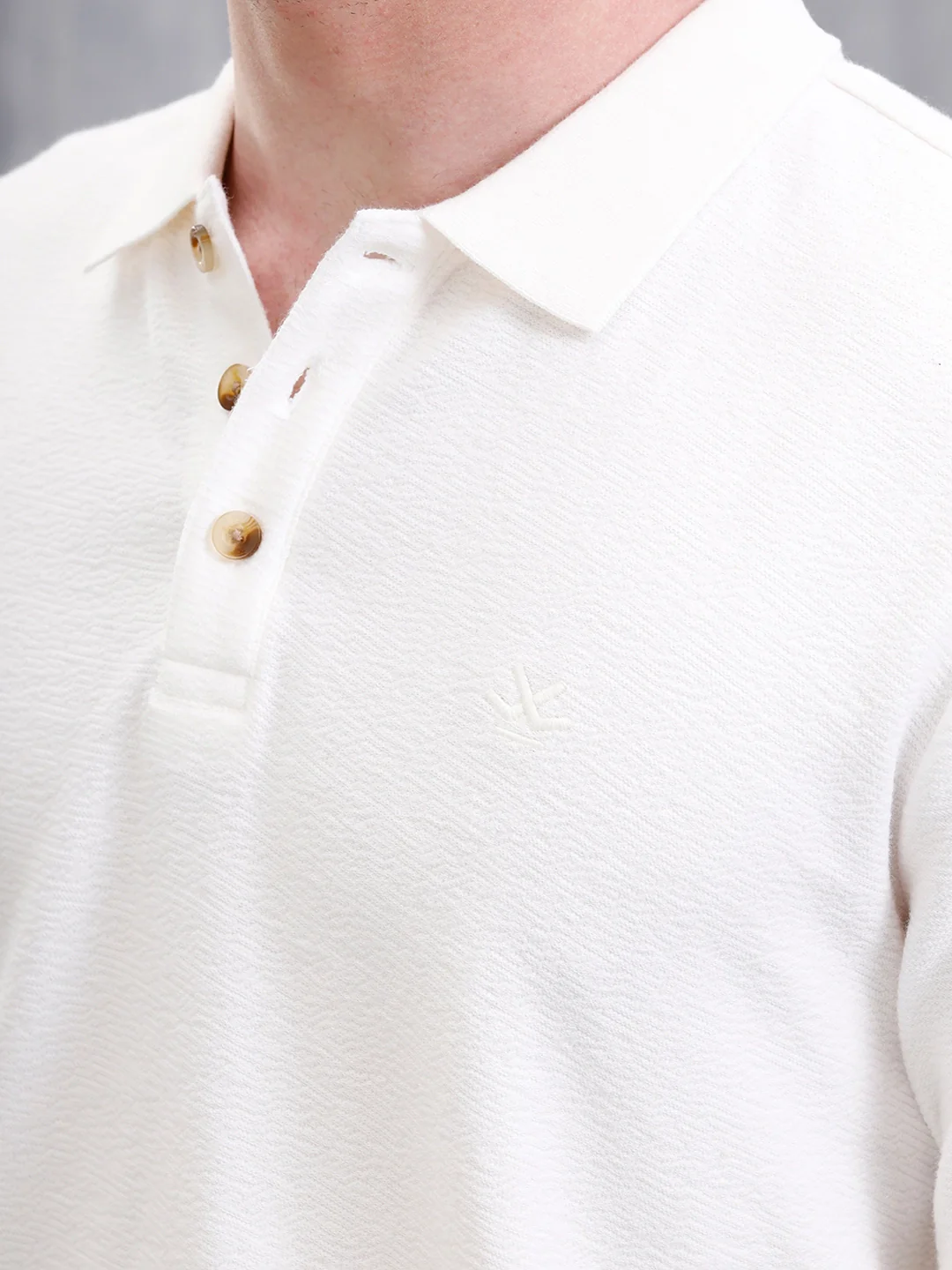 Crinkled Knit Polo T-Shirt | Off White - Image 5