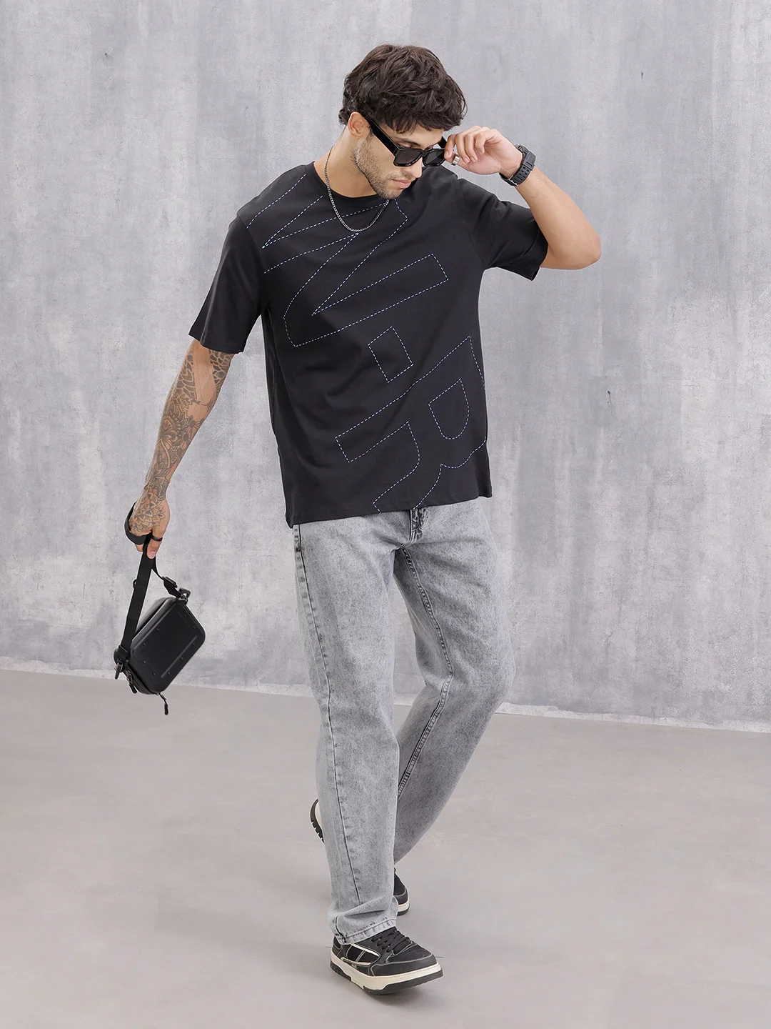 Graphic Printed Casual Fit T-shirt | Black - Image 2