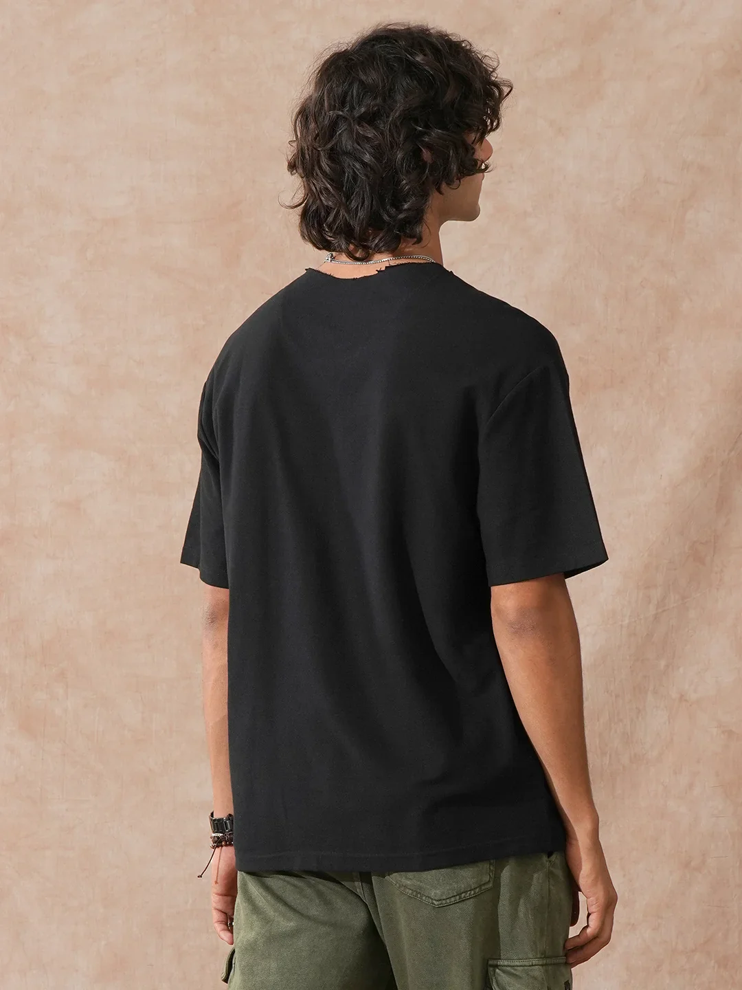 Heavy GSM Raw Edge Collar T-Shirt | Black - Image 3