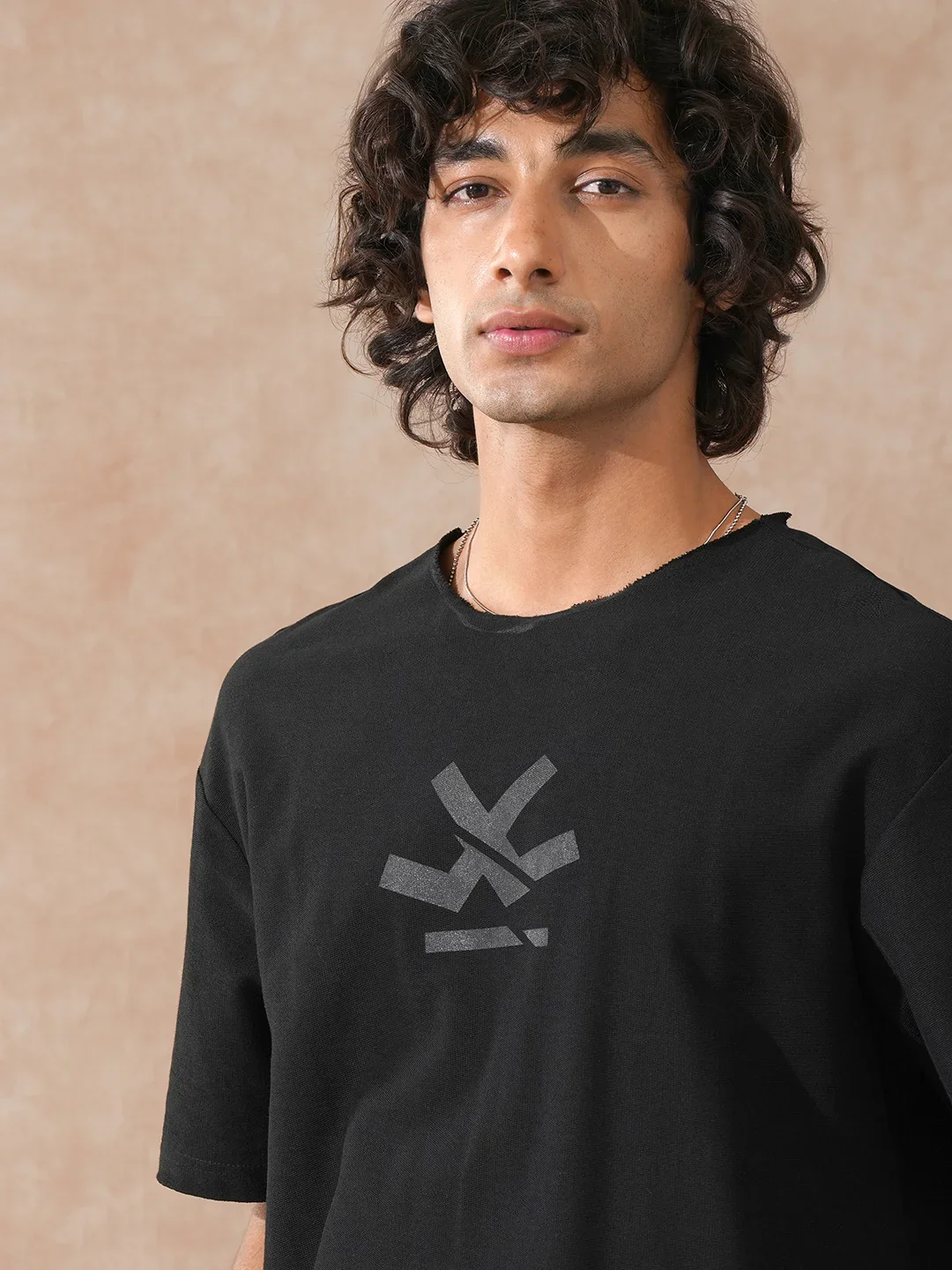 Heavy GSM Raw Edge Collar T-Shirt | Black - Image 5