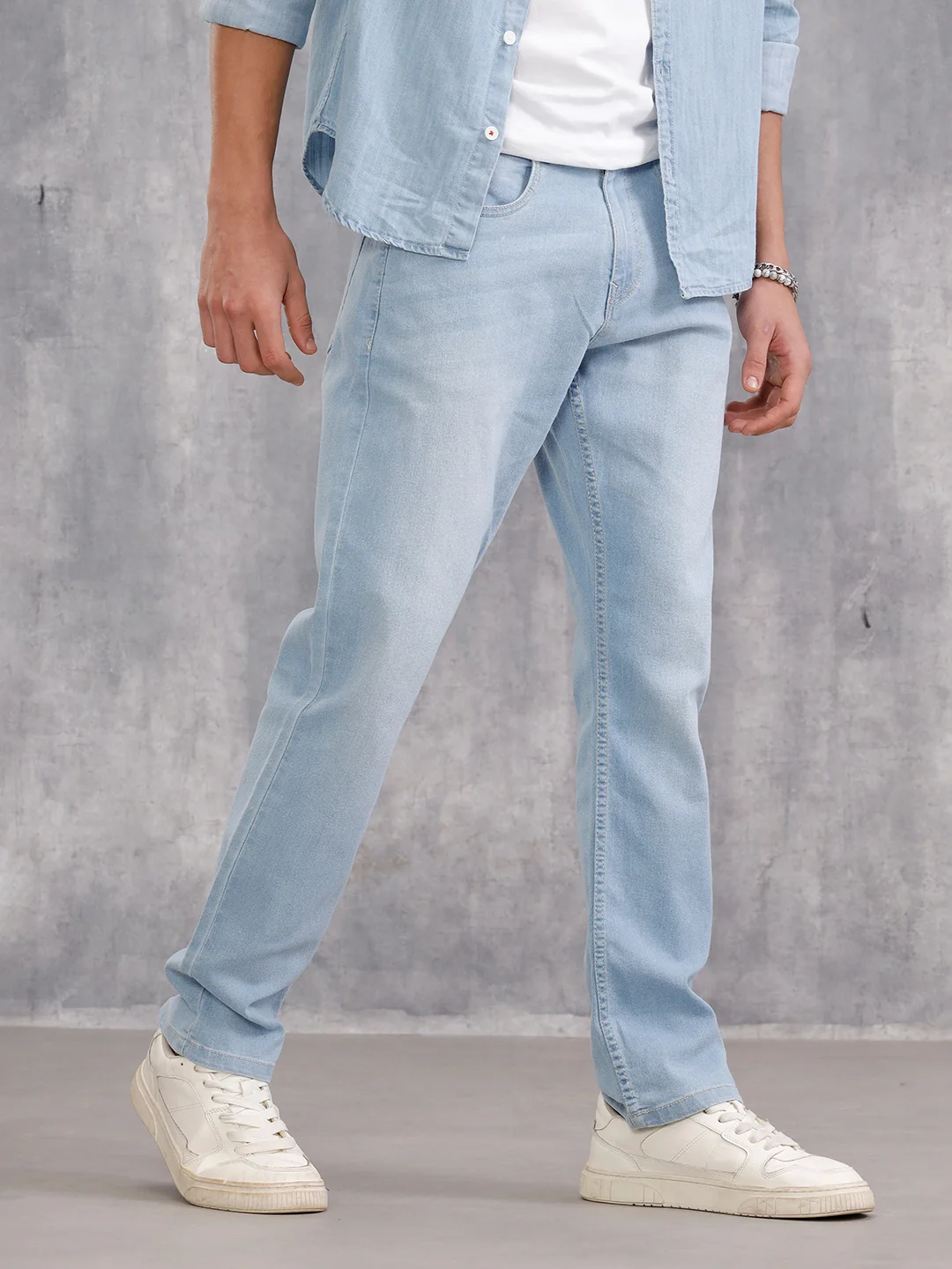 Heavy Washed Relaxed Fit Jeans I Light Blue - Image 4