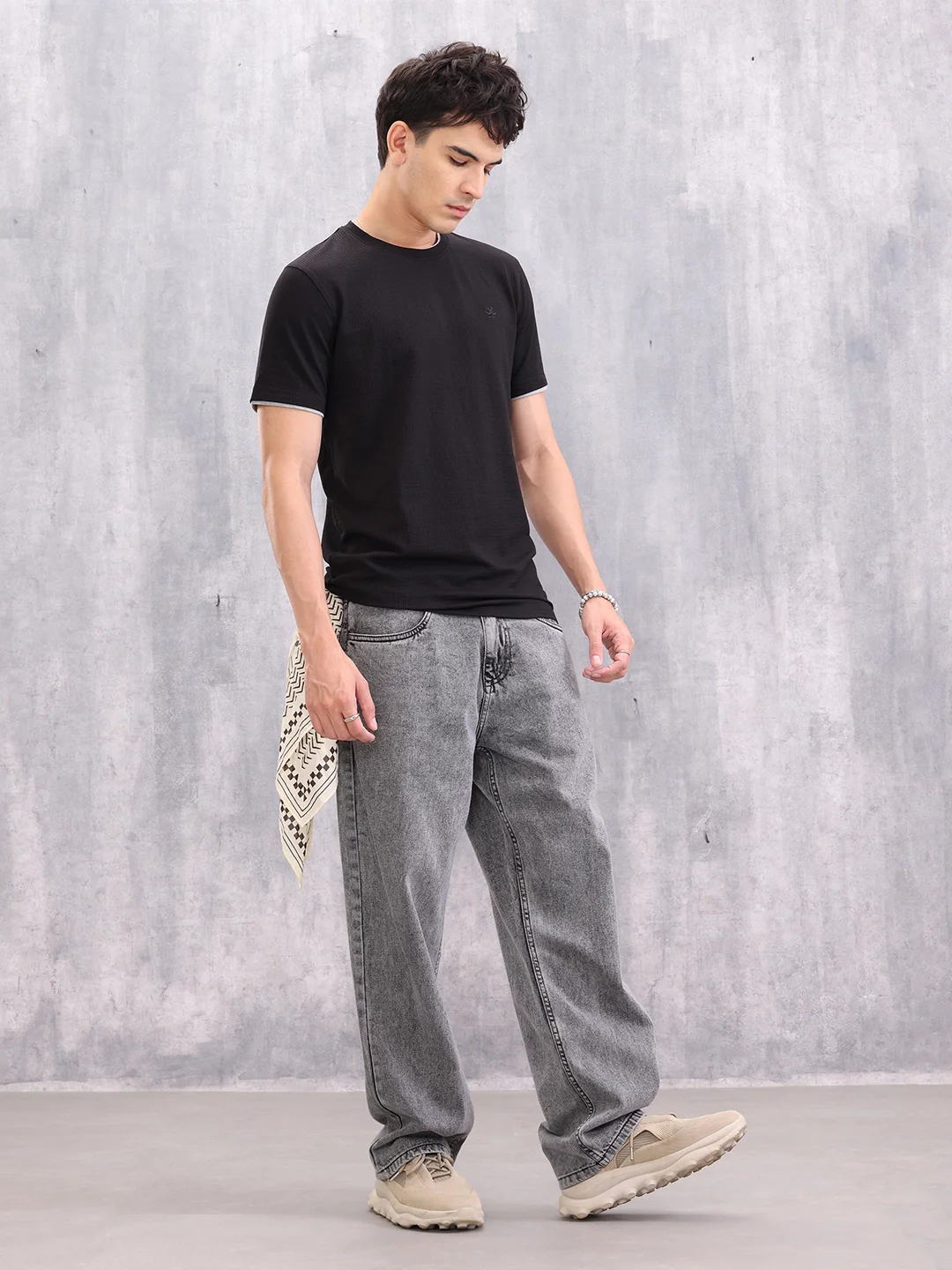 Knitted Structured Men Casual Slim Fit T-shirt | Black - Image 2