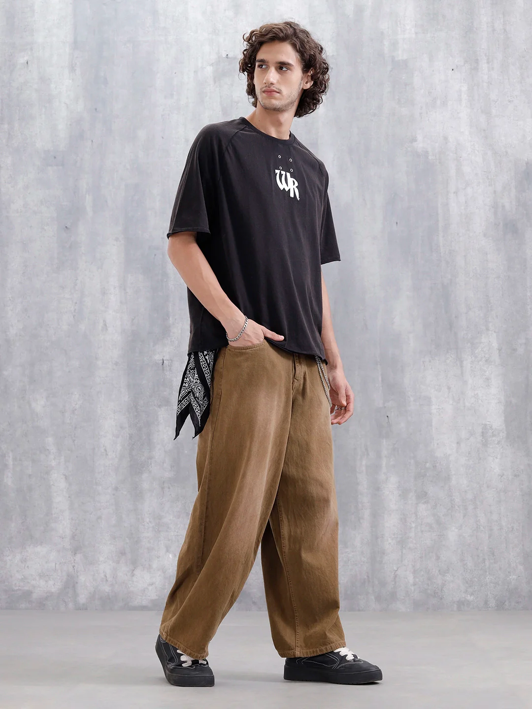 Men Casual Oversized Fit Tshirt With Applique Patch | Black - Image 2