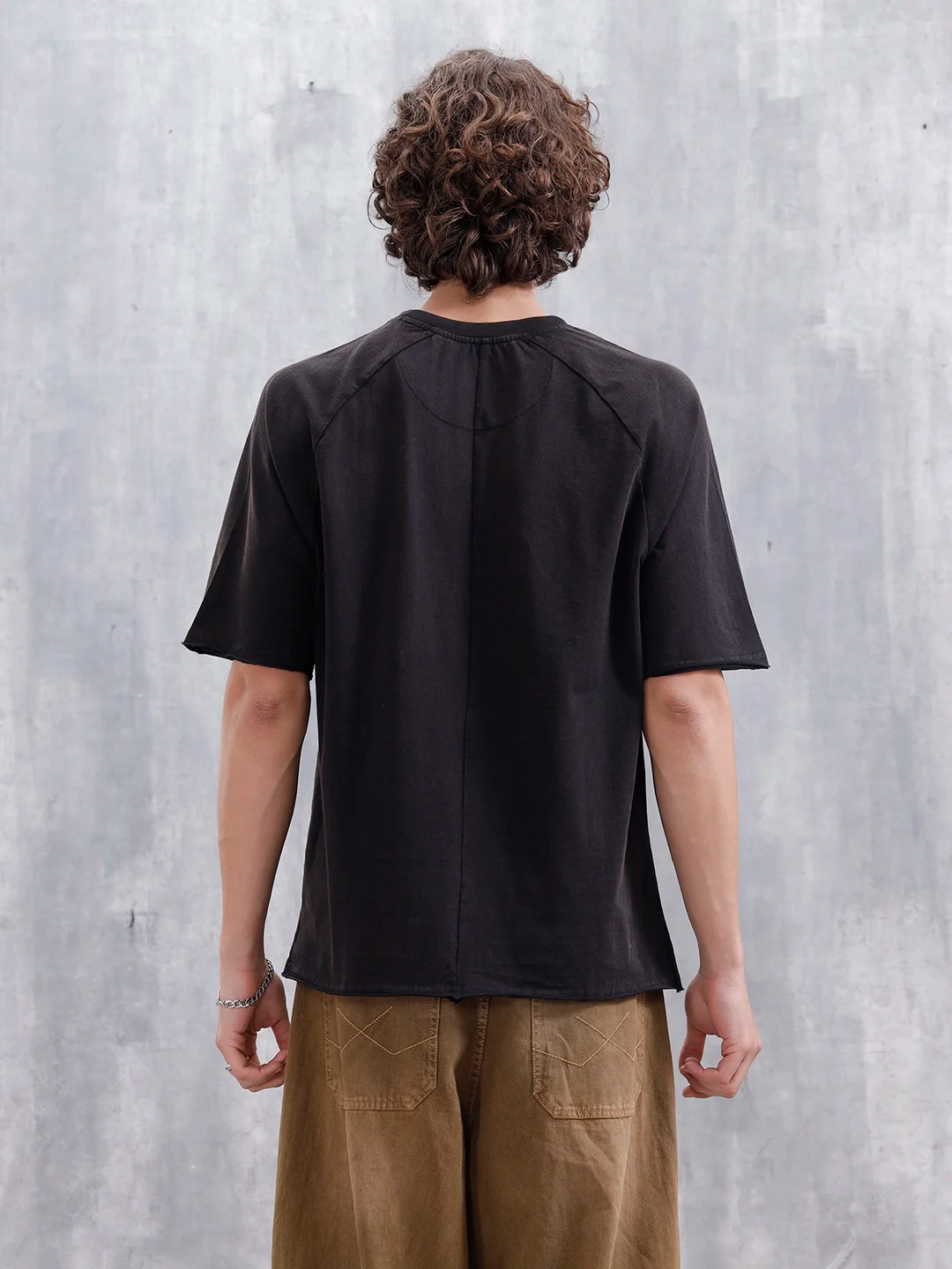 Men Casual Oversized Fit Tshirt With Applique Patch | Black - Image 3