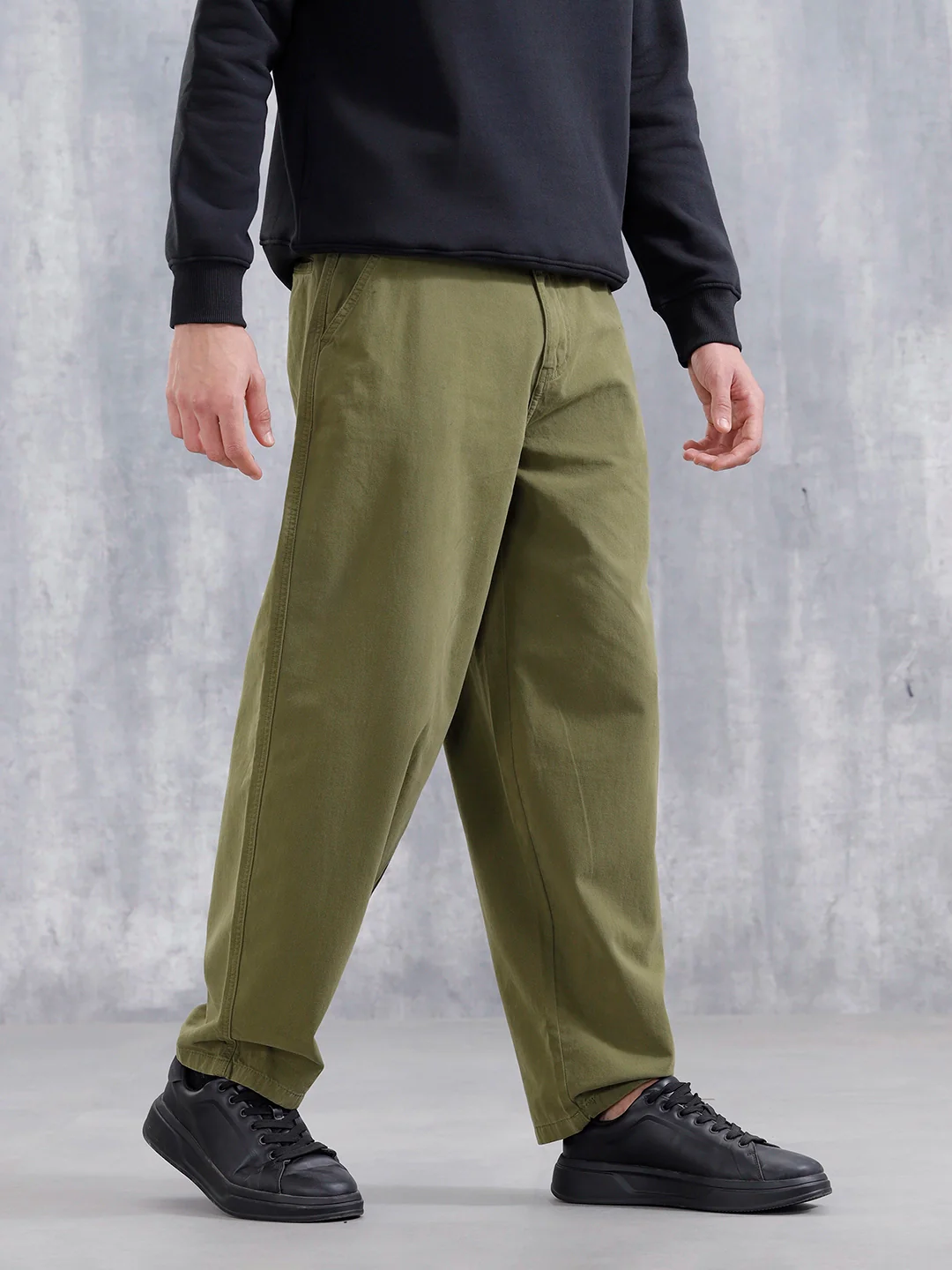 Men Loose Fit Clean Look Trouser | Olive - Image 4