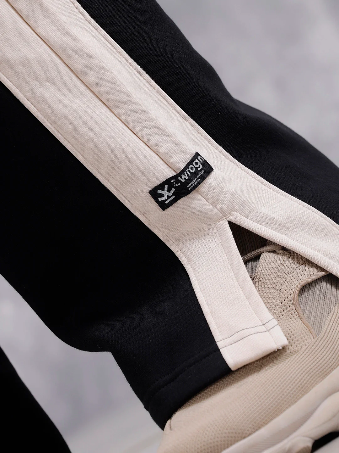 Men Oversized Fit Trackpants | Black - Image 5