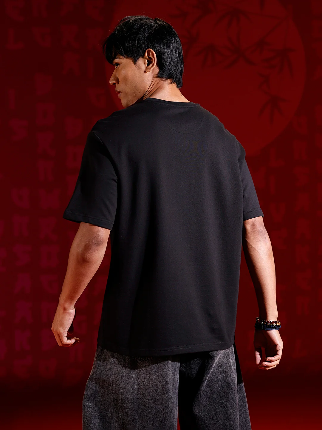Men’s bold chest print oversized T-shirt | Black - Image 4