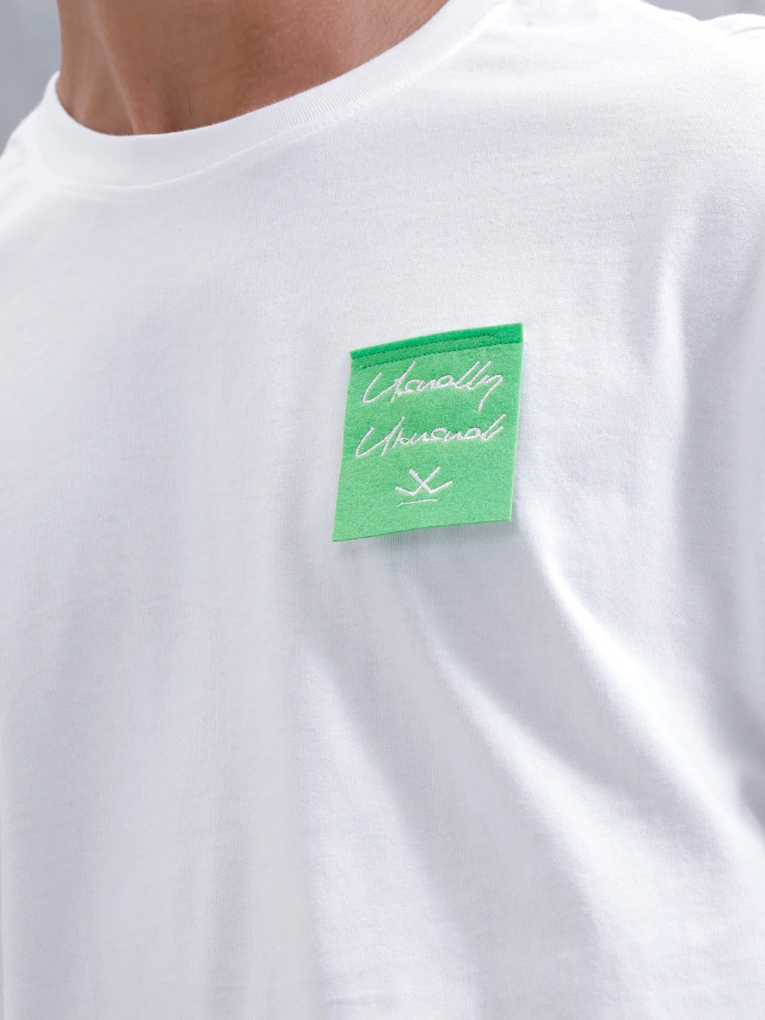 Men’s Casual Oevrsized Fit T-Shirt With Fe Patch | White - Image 5