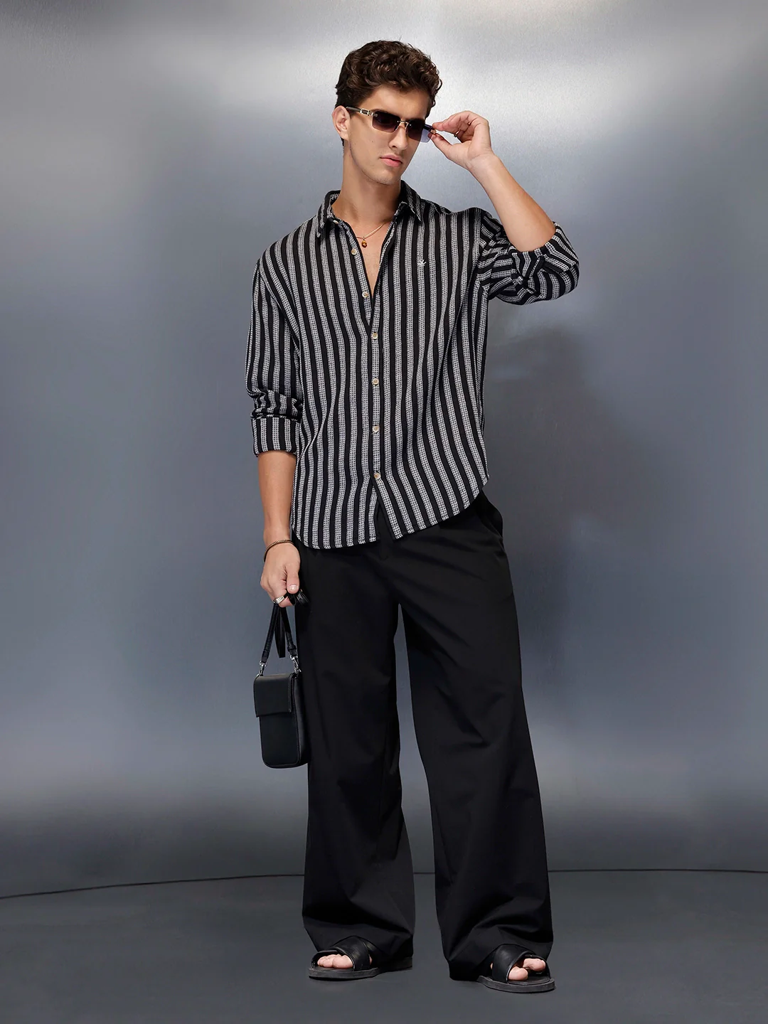 Men’s casual striped pattern shirt with texture | Black - Image 2