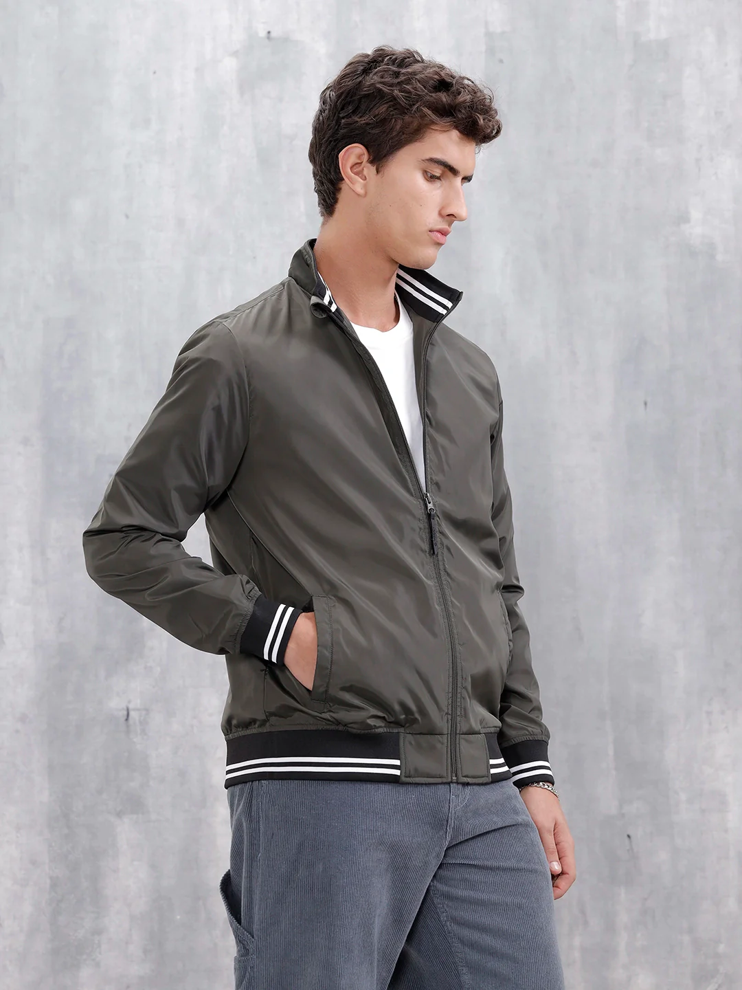 Men's Casual Zip-Up Jacket With Contrast Trim | Green - Image 4