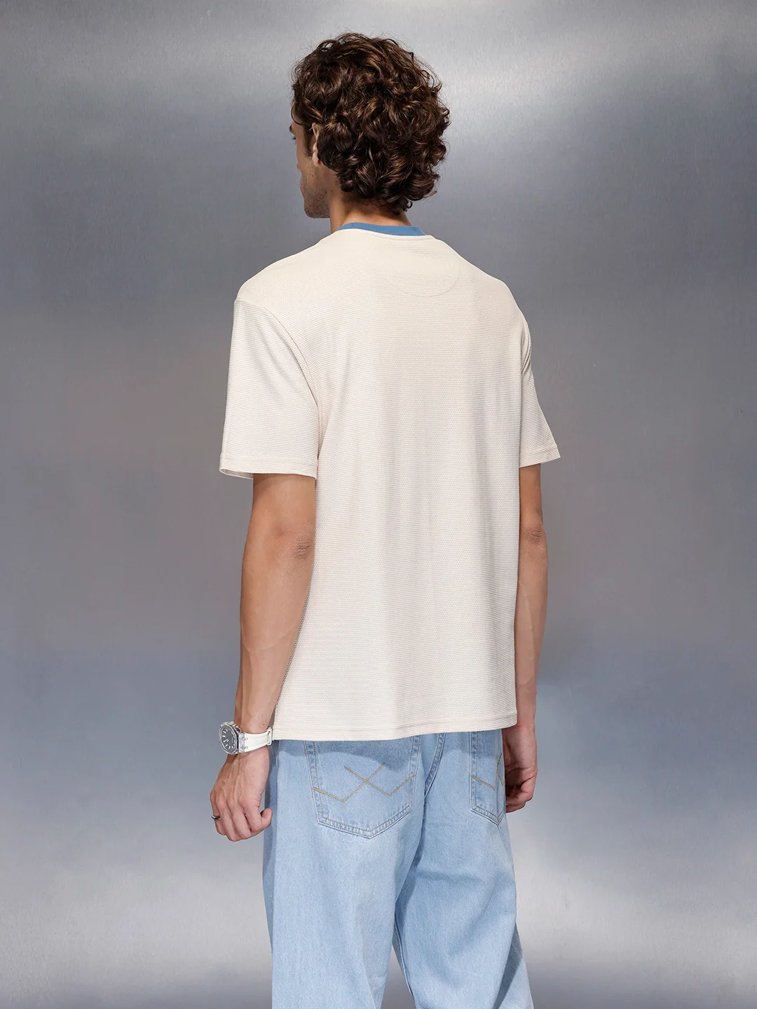 Men’s solid beige casual T-shirt with contrast crew neck | Beige - Image 3