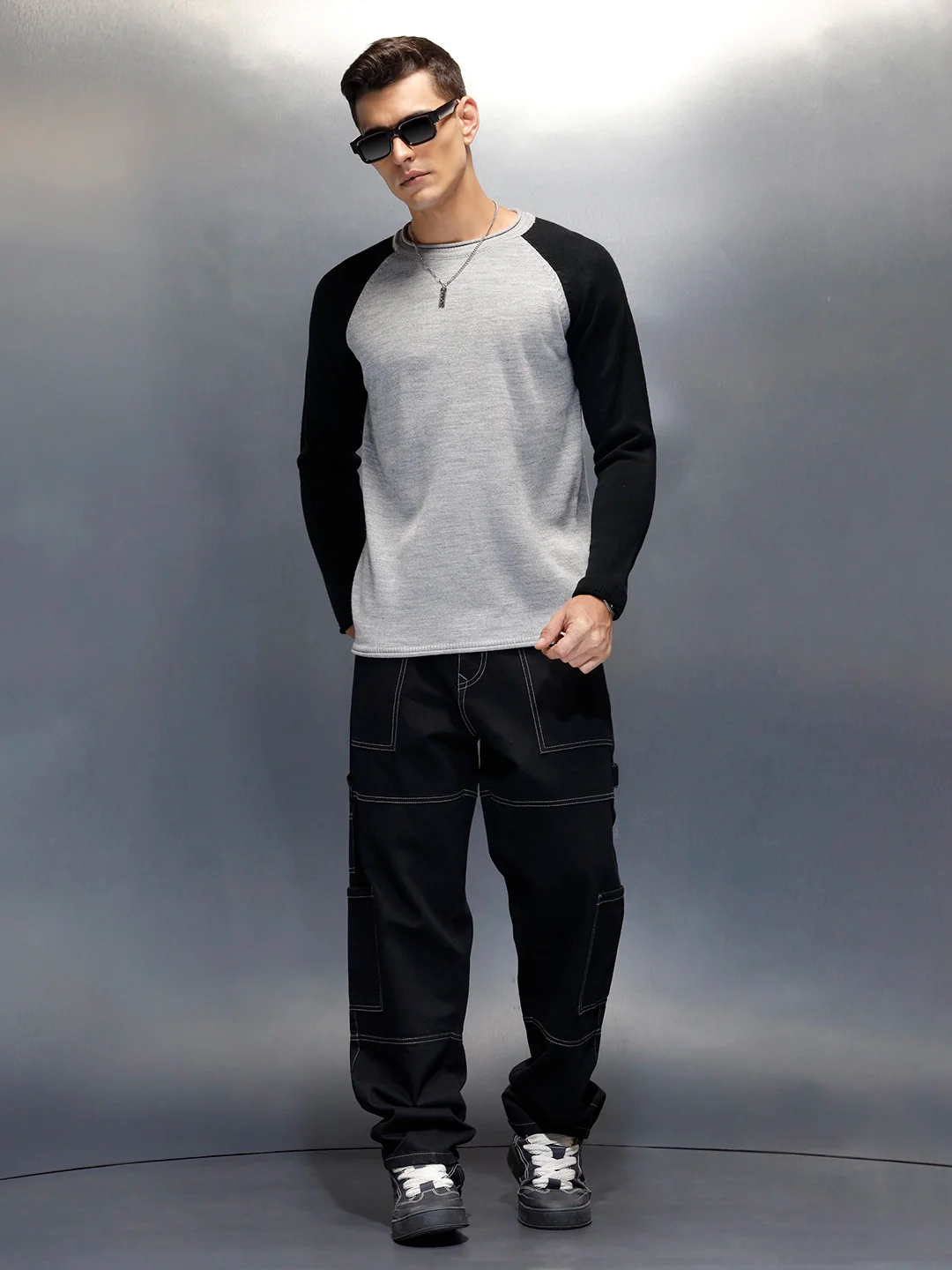 Men’s Textured Colorblock Pullover  | Grey - Image 2