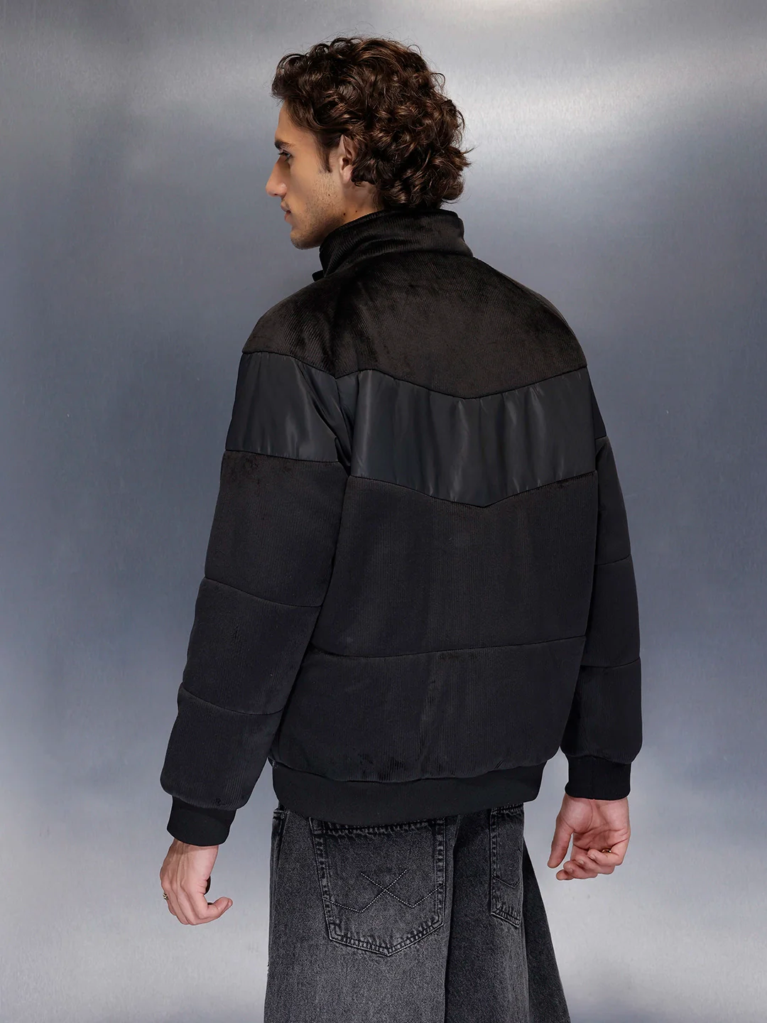 Men’s textured corduroy puffer with contrast panels | Black - Image 2