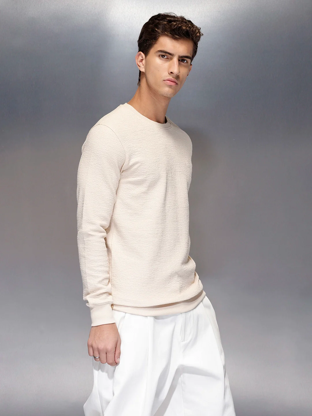 Men’s textured crew neck tshirt | Beige - Image 4