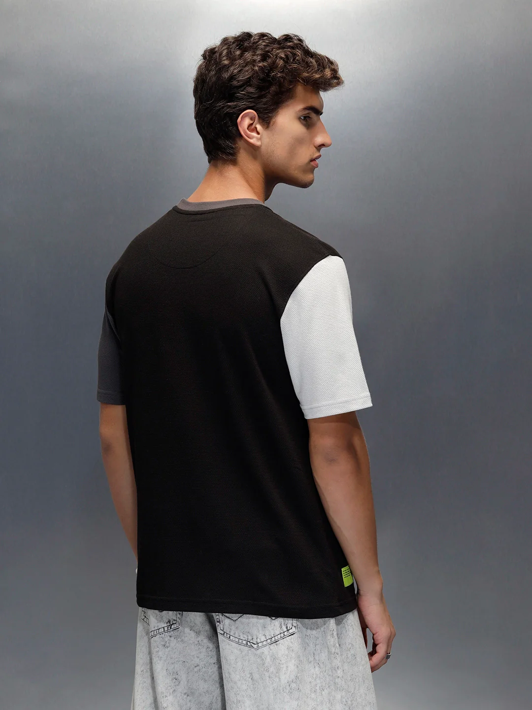 Men's casual colourblock regualr fit t-shirt | Black - Image 3