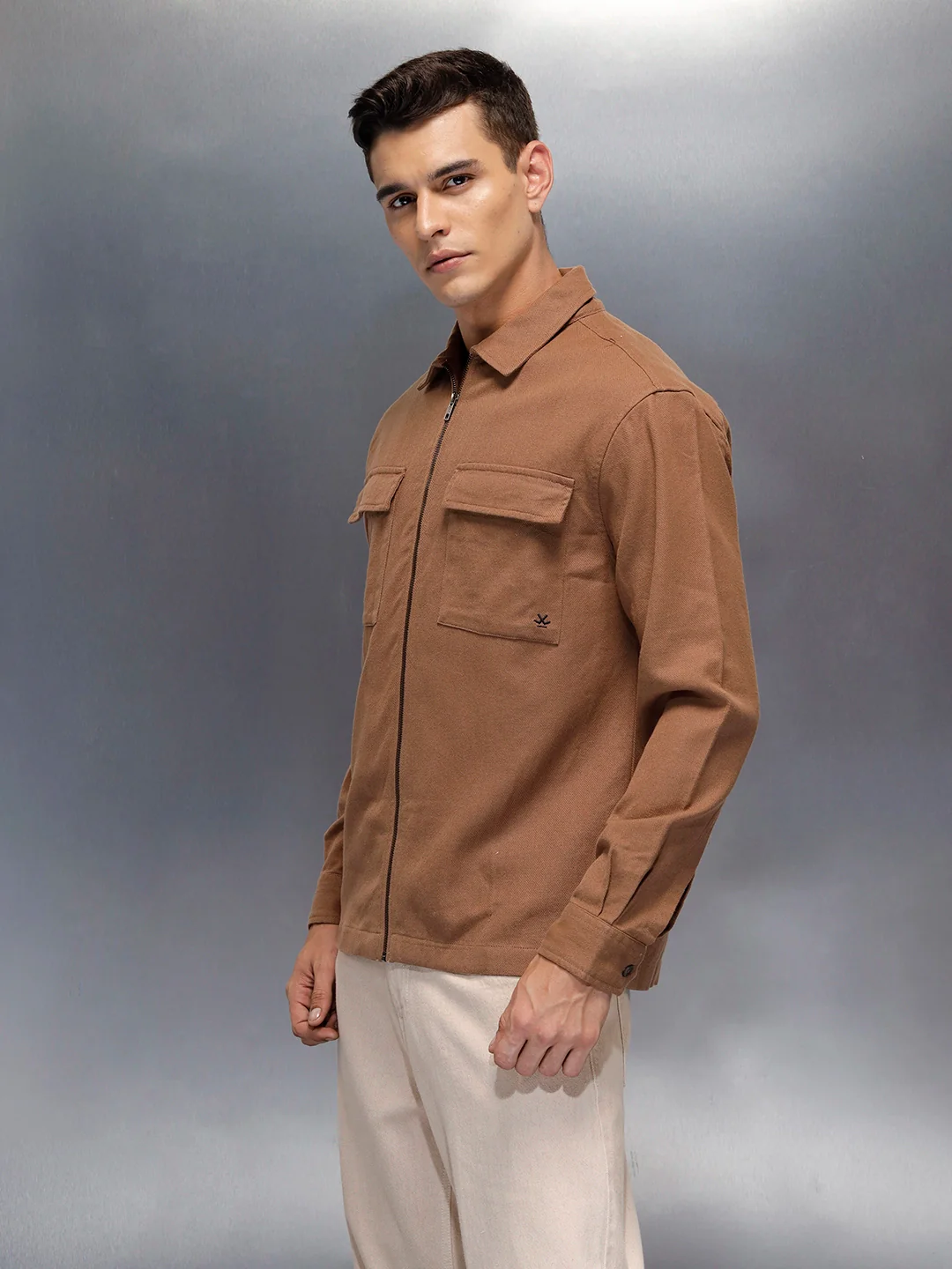 Men's casual front zipper double pocket shacket | Brown - Image 6