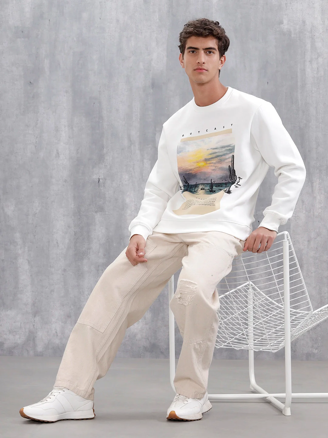 Men's Casual Graphic Printed Sweatshirt | White - Image 2