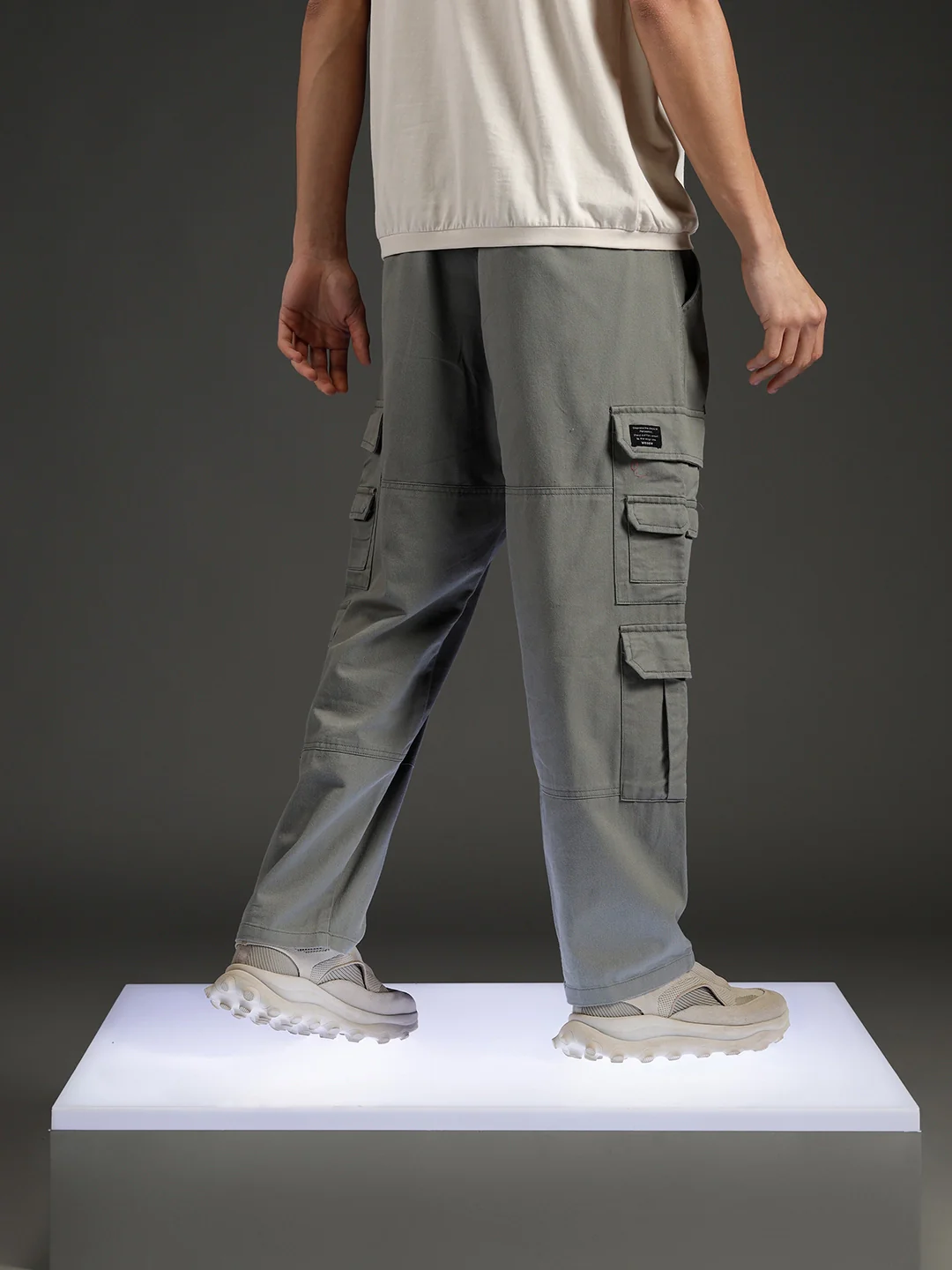 Men's casual loose fit cargo pocket trousers | Grey - Image 3