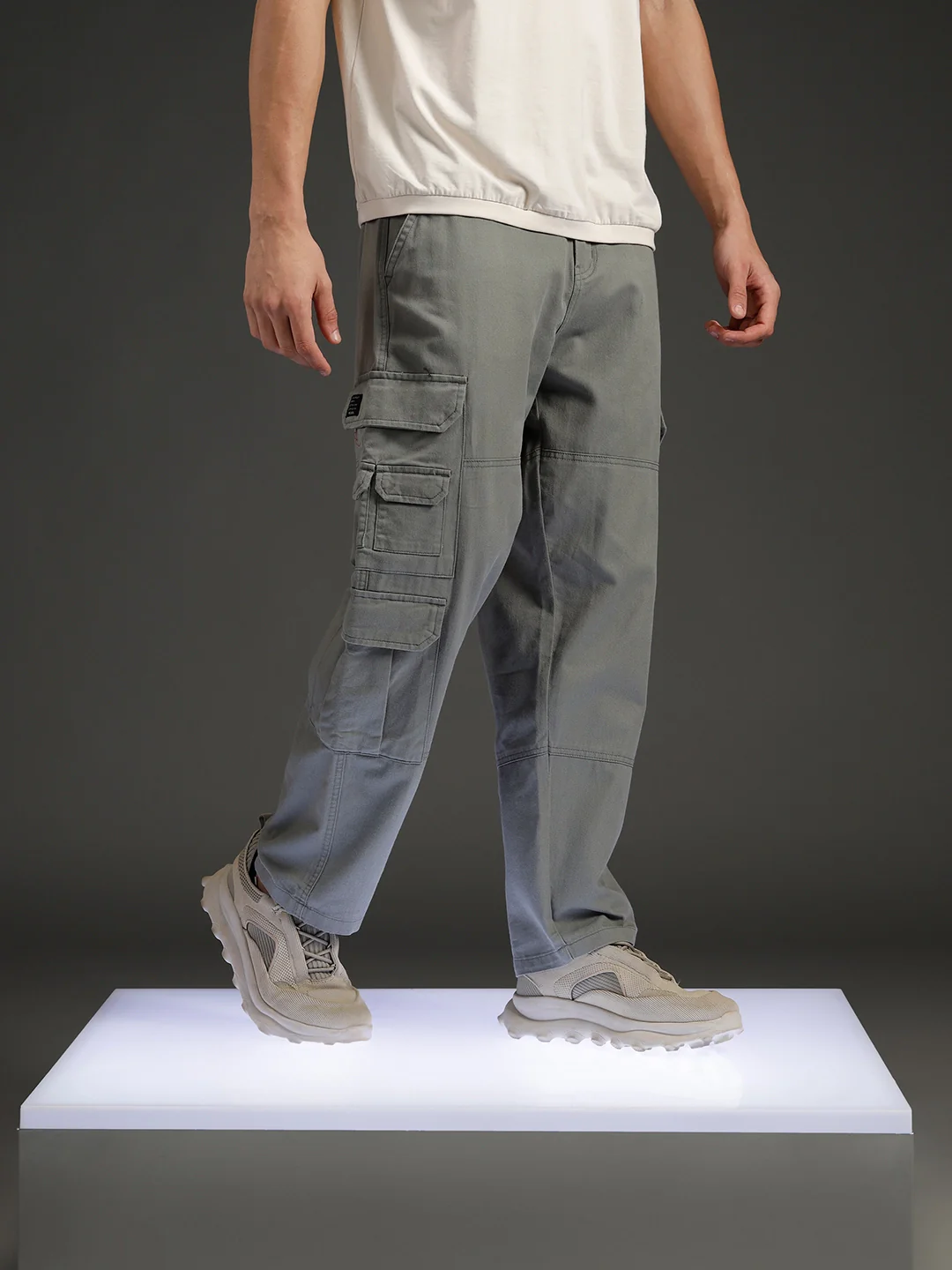Men's casual loose fit cargo pocket trousers | Grey - Image 4
