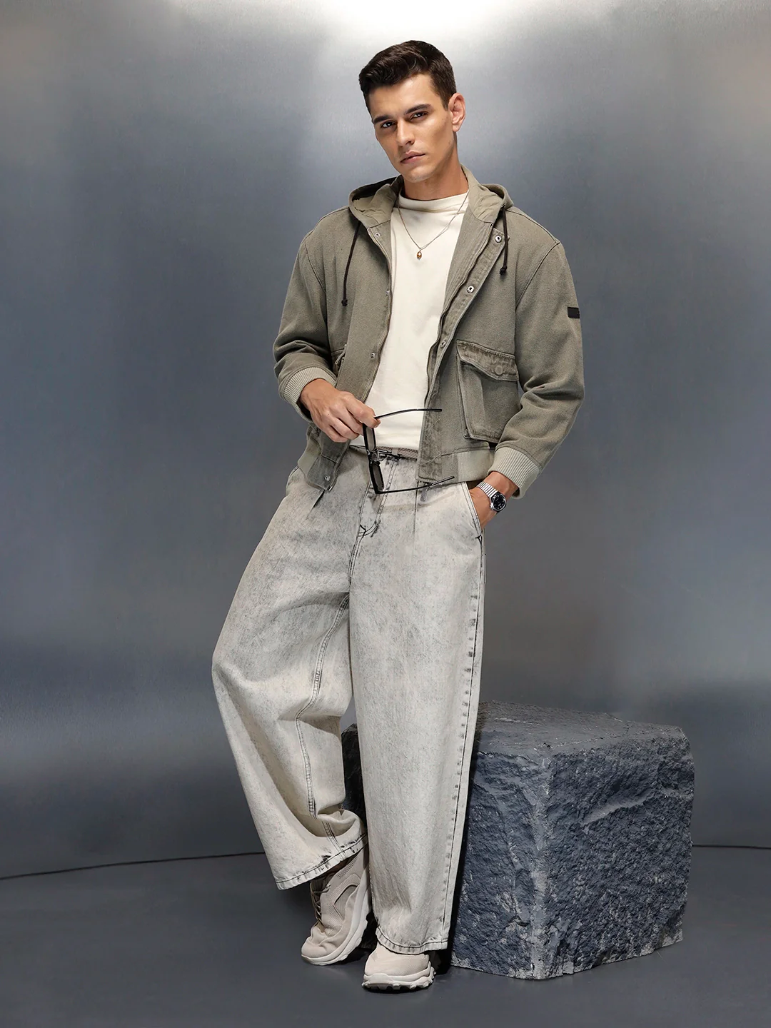 men's casual oversized crop fit front zipper hooded jacket | Olive - Image 5