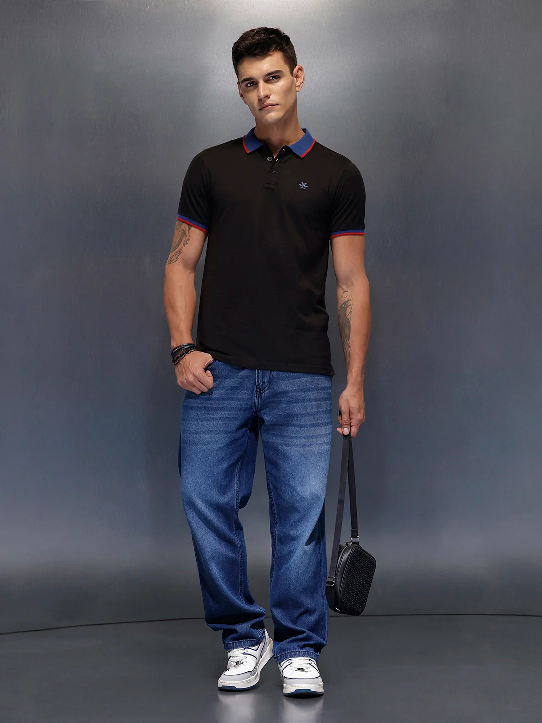 Men's casual polo t-shirt with contrast collar detail | Black - Image 2